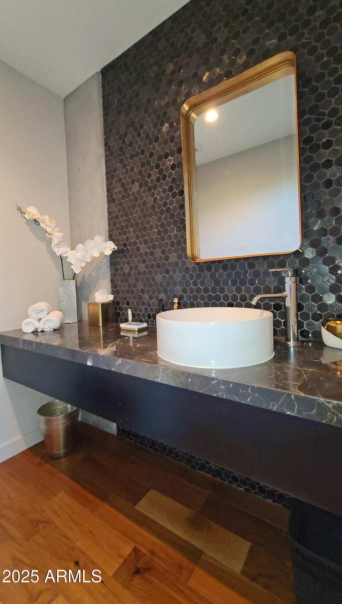 5455 E LINCOLN Drive, 1004