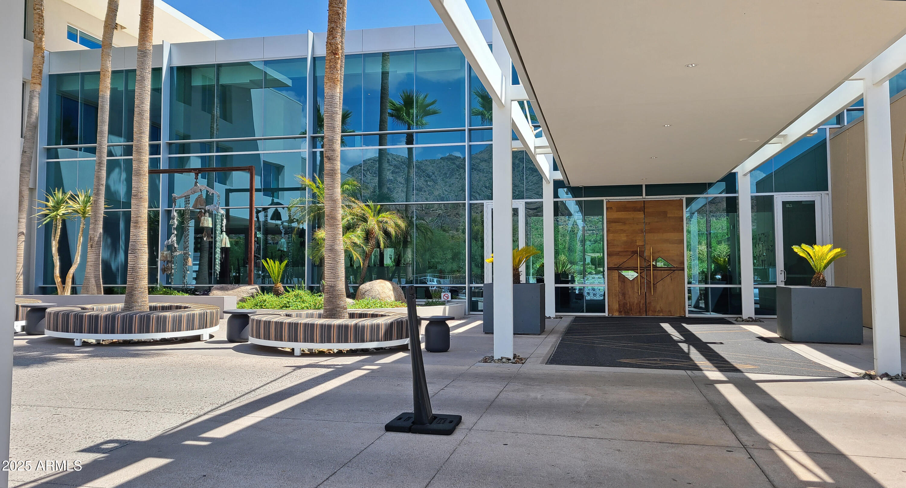 5455 E LINCOLN Drive, 1004