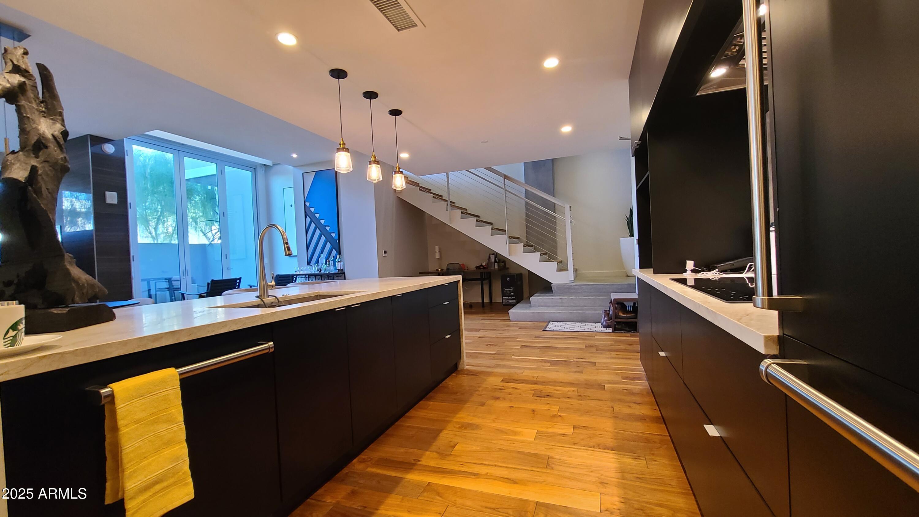 5455 E LINCOLN Drive, 1004