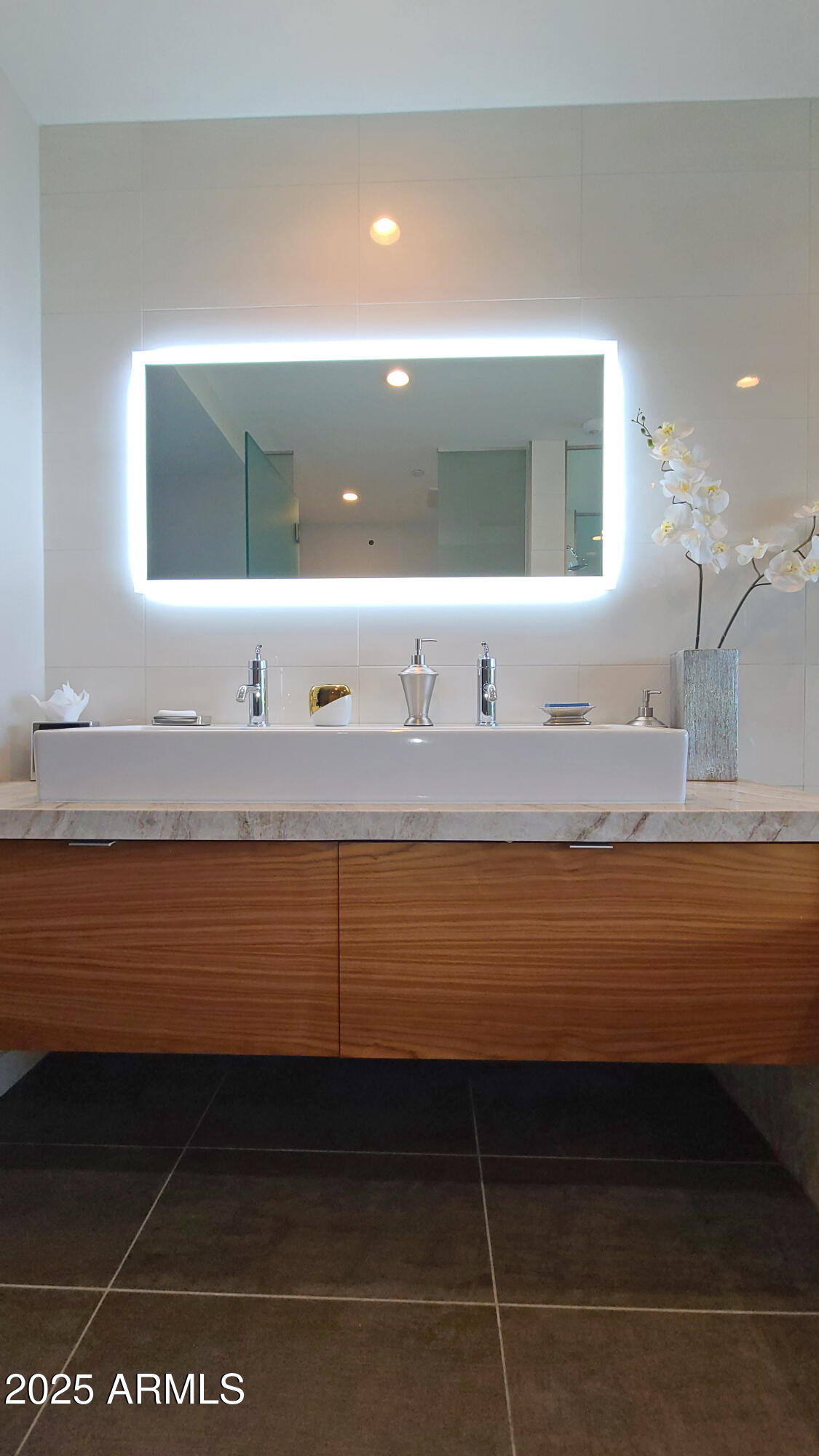 5455 E LINCOLN Drive, 1004