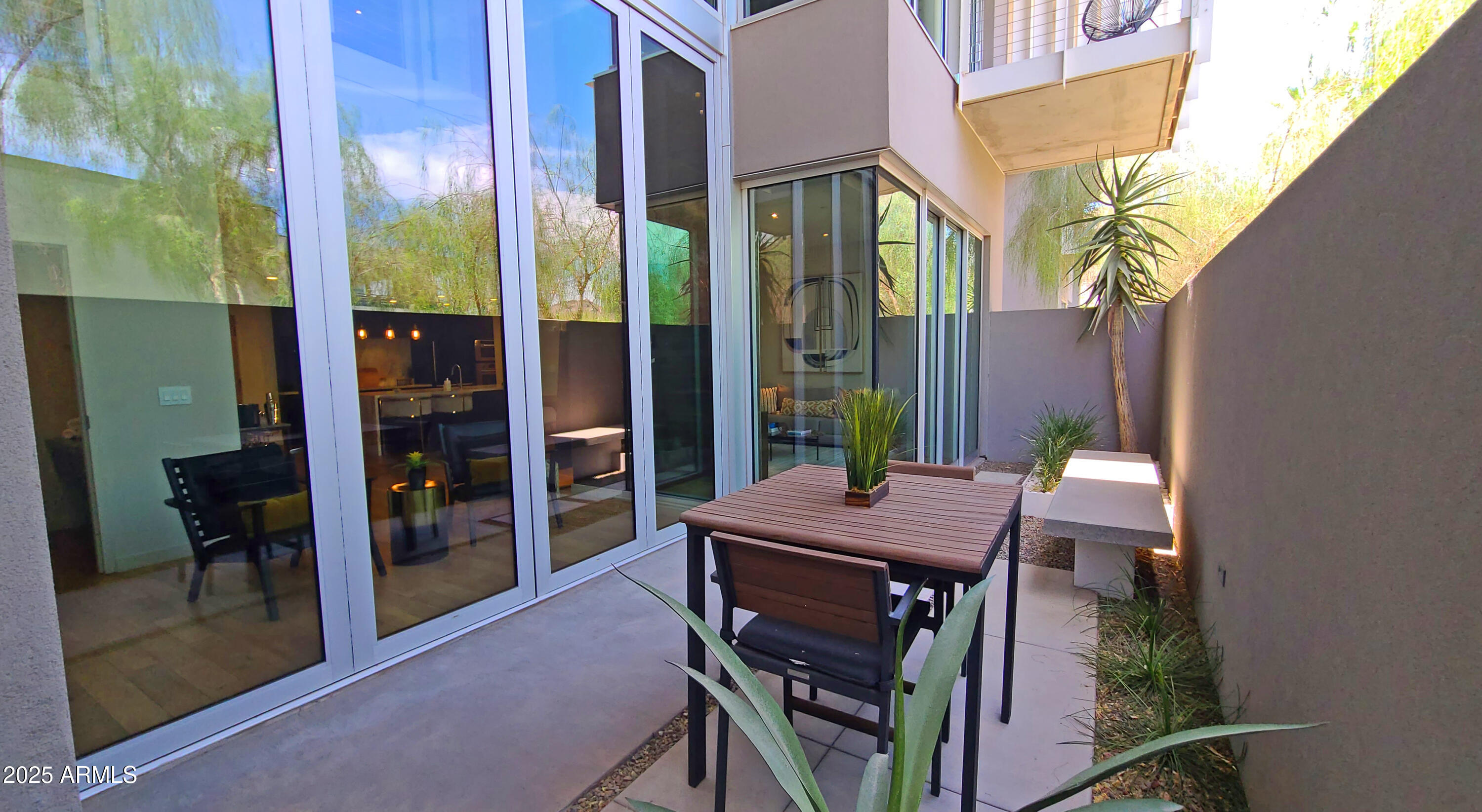 5455 E LINCOLN Drive, 1004