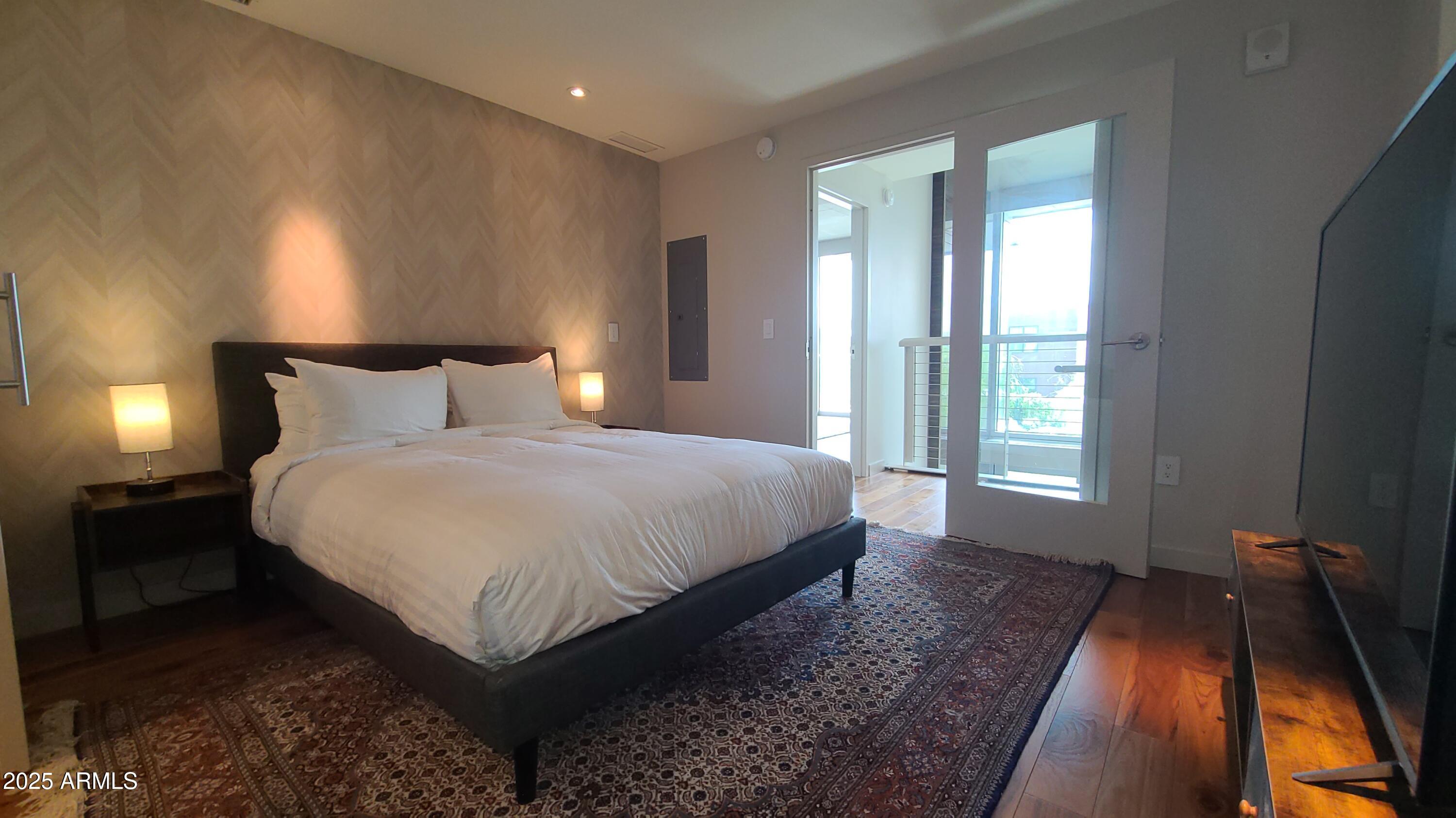 5455 E LINCOLN Drive, 1004