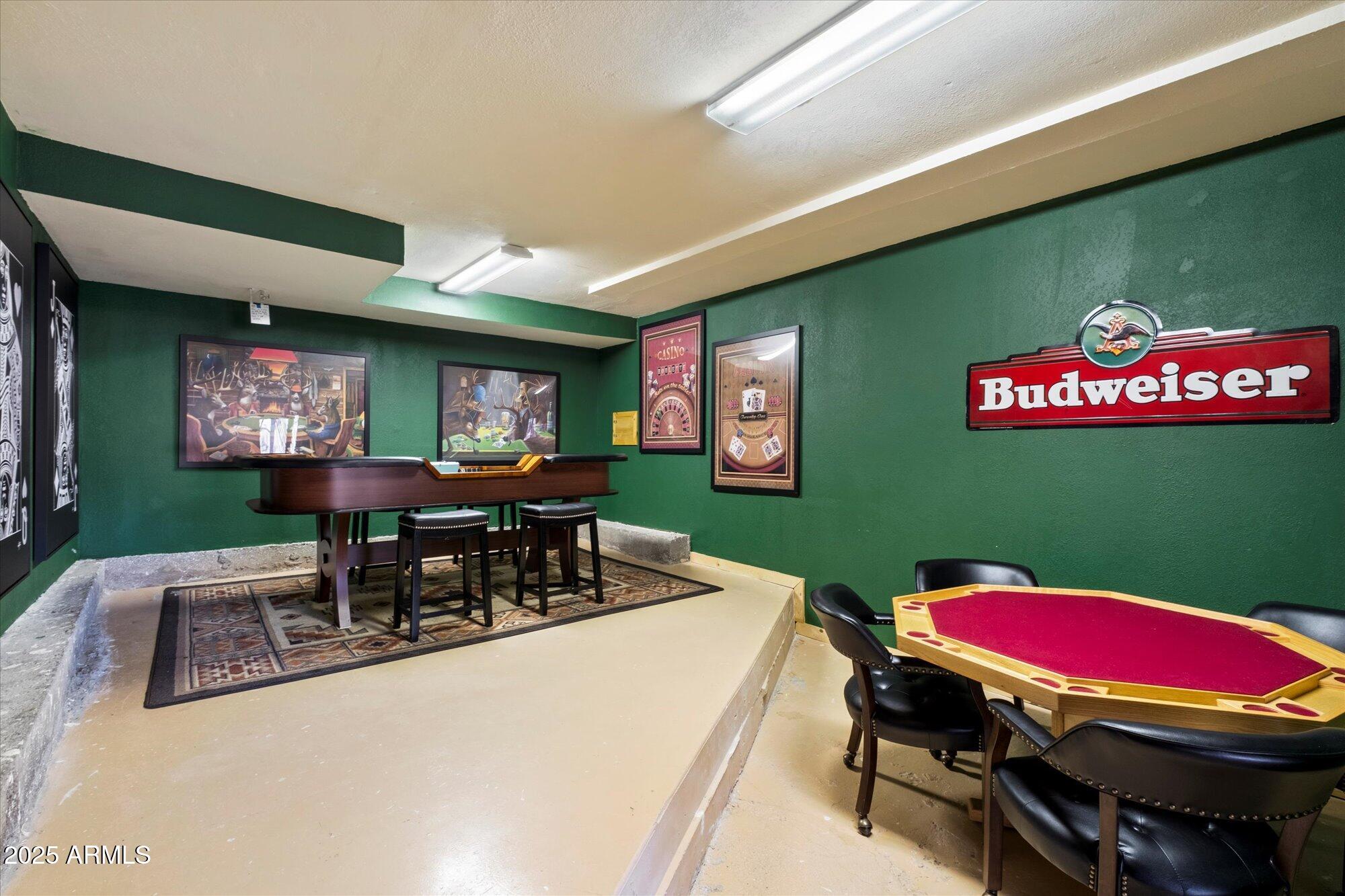 21 E COUNTY ROAD N1031 Road, 1031