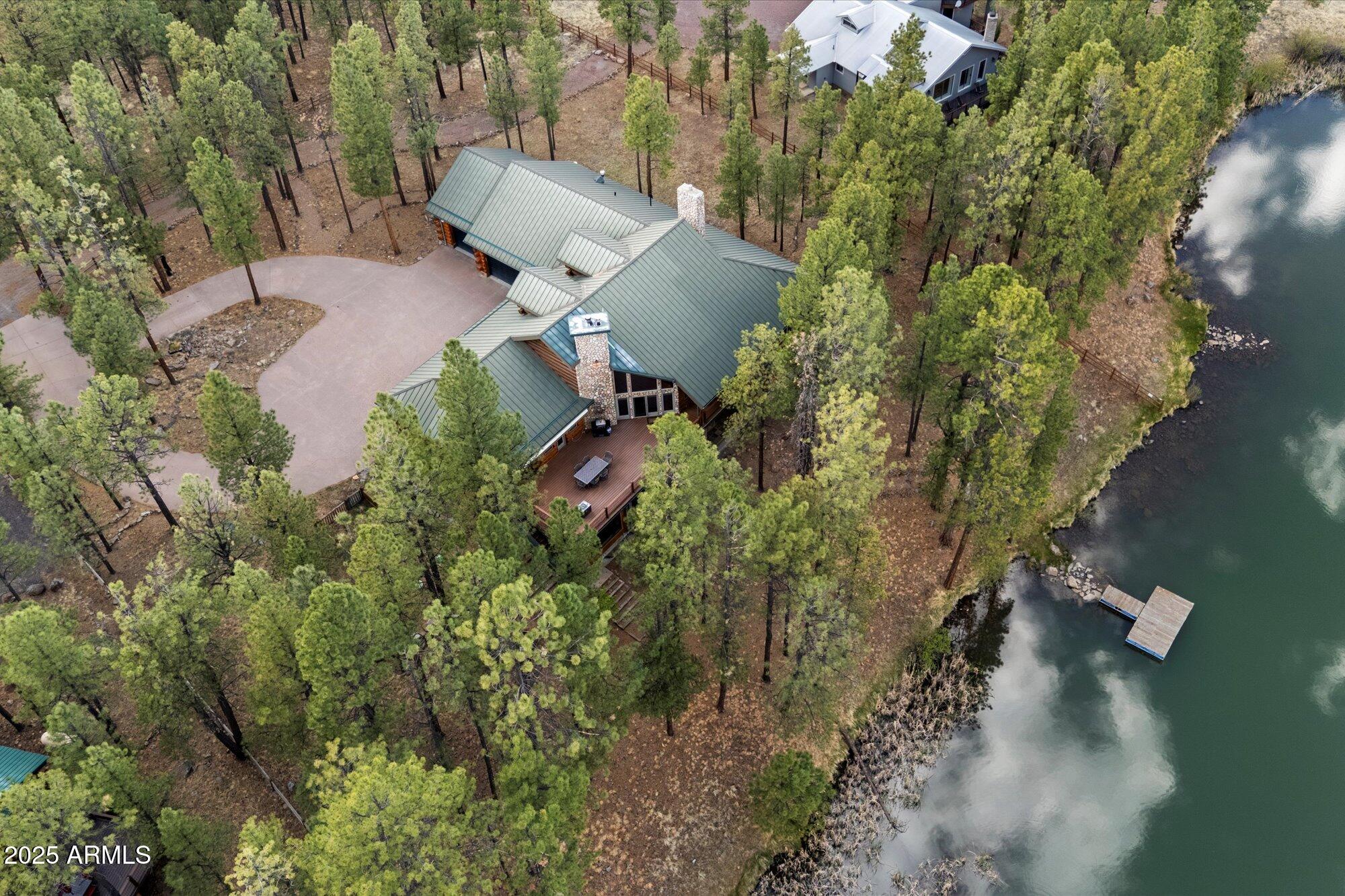 21 E COUNTY ROAD N1031 Road, 1031