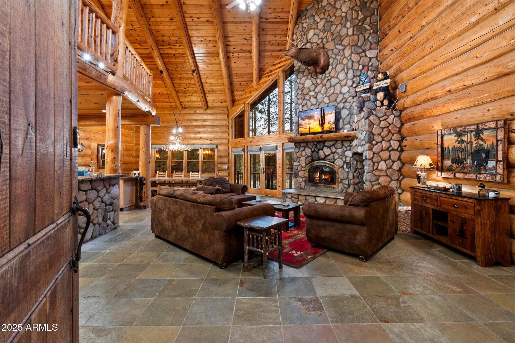 21 E COUNTY ROAD N1031 Road, 1031