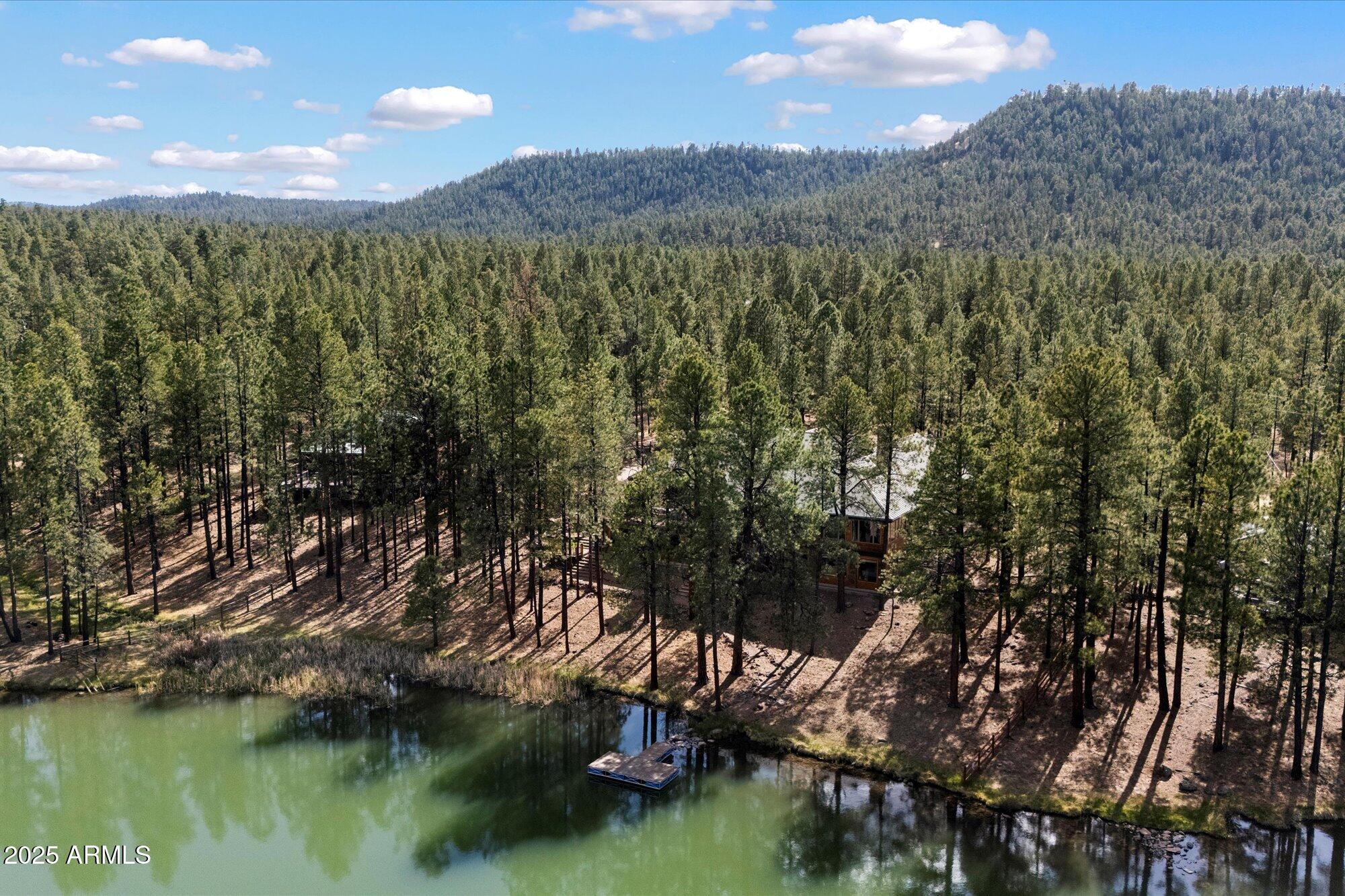 21 E COUNTY ROAD N1031 Road, 1031