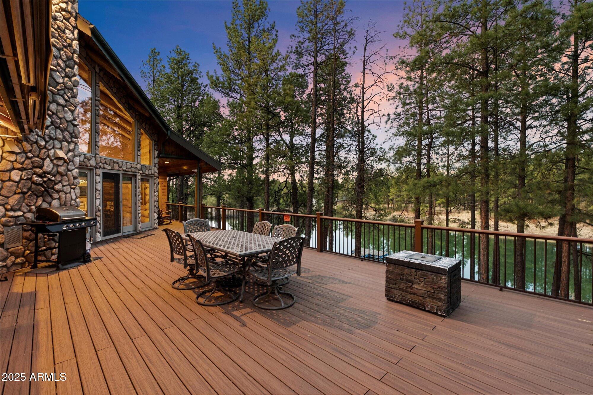 21 E COUNTY ROAD N1031 Road, 1031