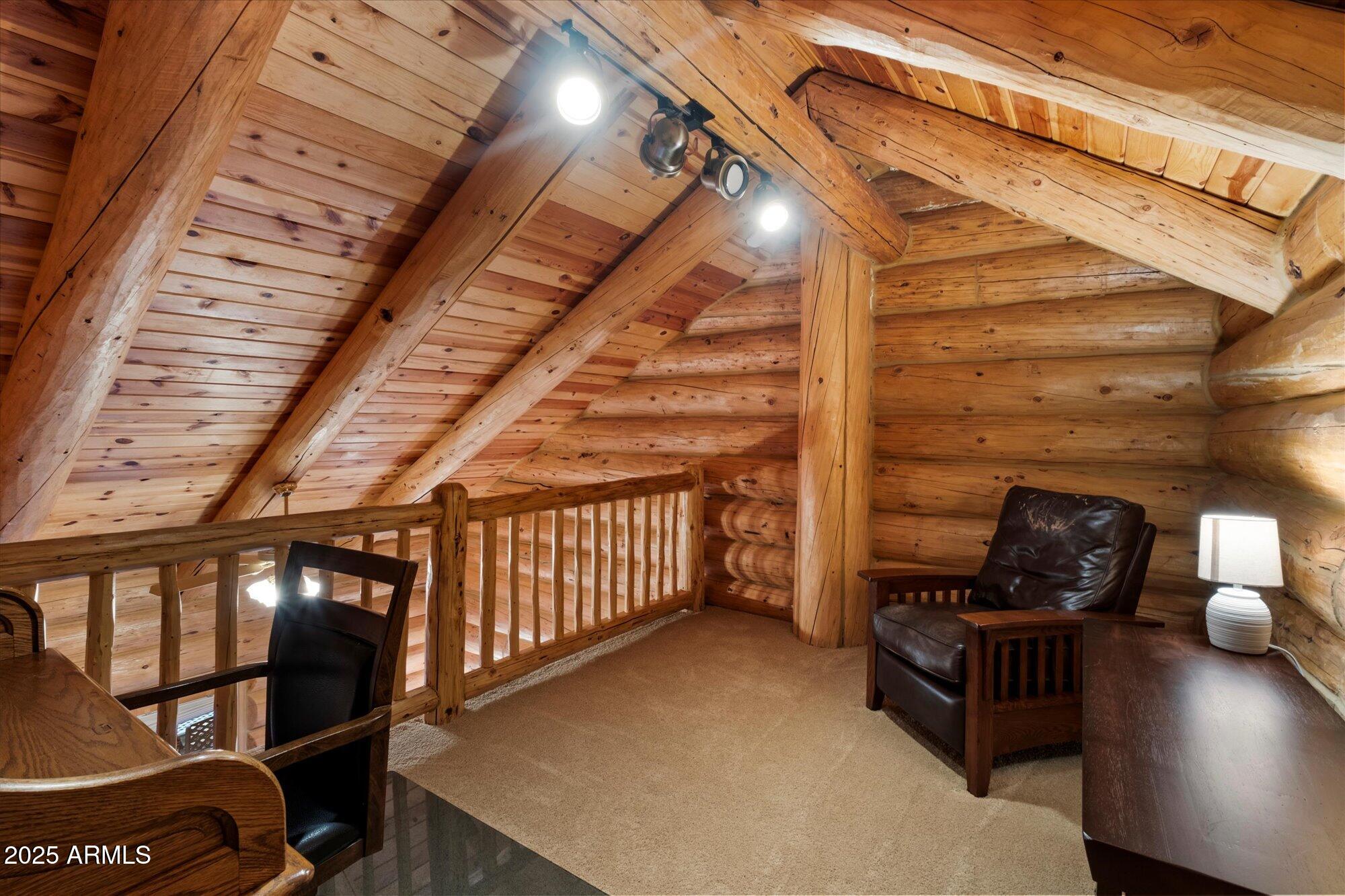 21 E COUNTY ROAD N1031 Road, 1031