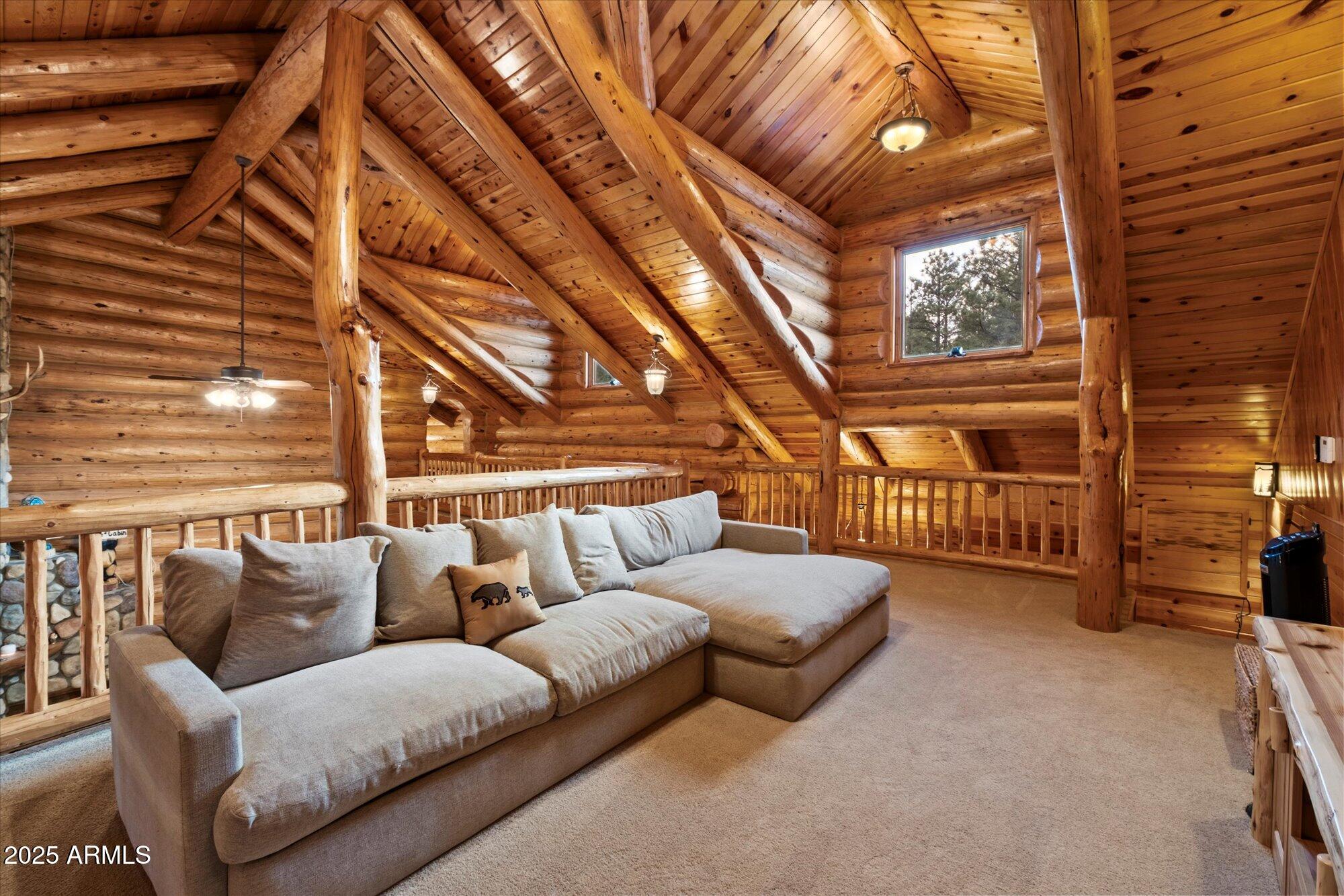 21 E COUNTY ROAD N1031 Road, 1031