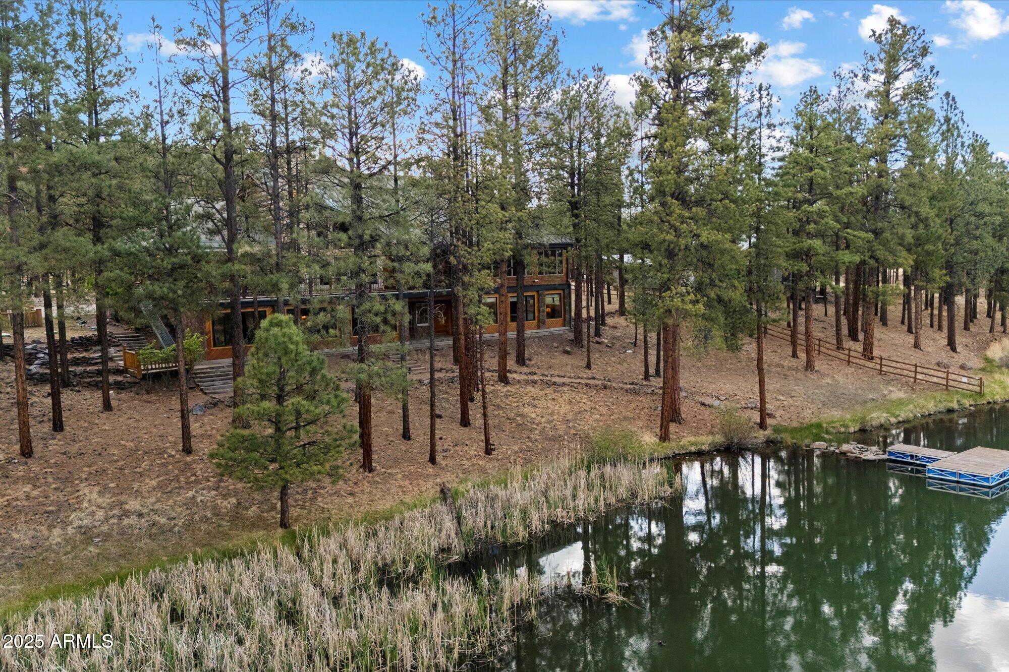 21 E COUNTY ROAD N1031 Road, 1031