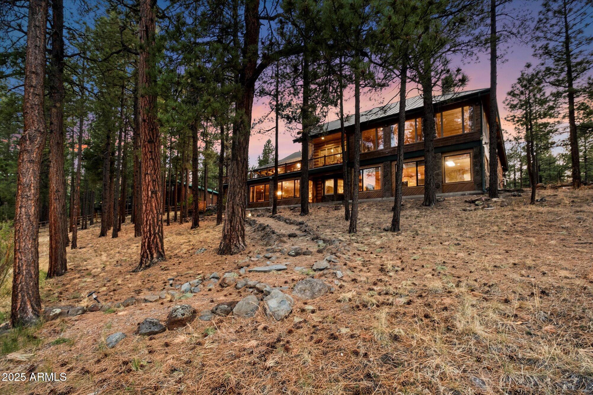 21 E COUNTY ROAD N1031 Road, 1031