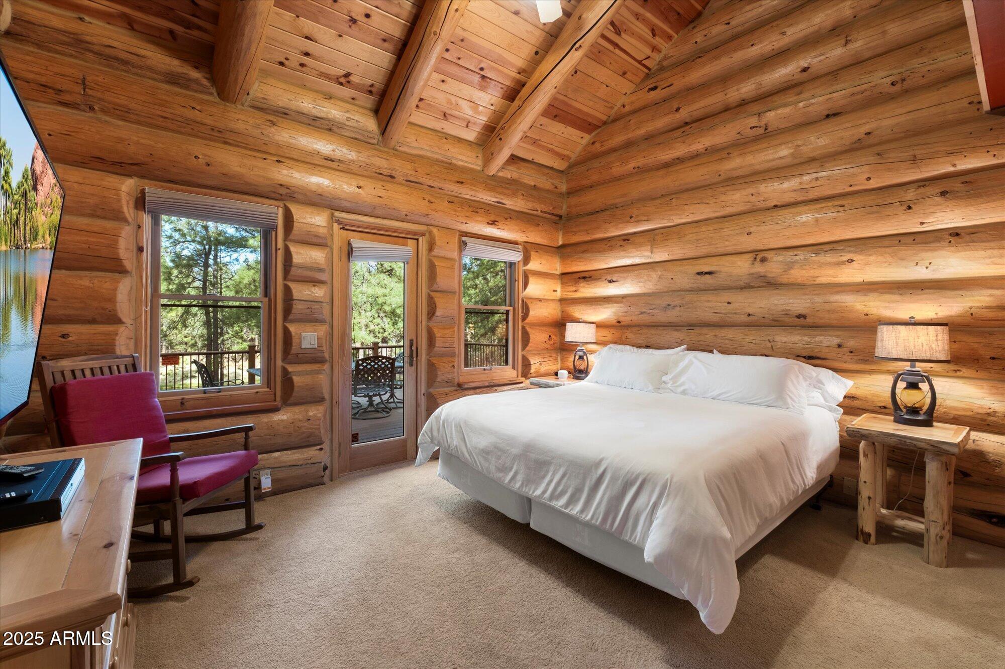 21 E COUNTY ROAD N1031 Road, 1031