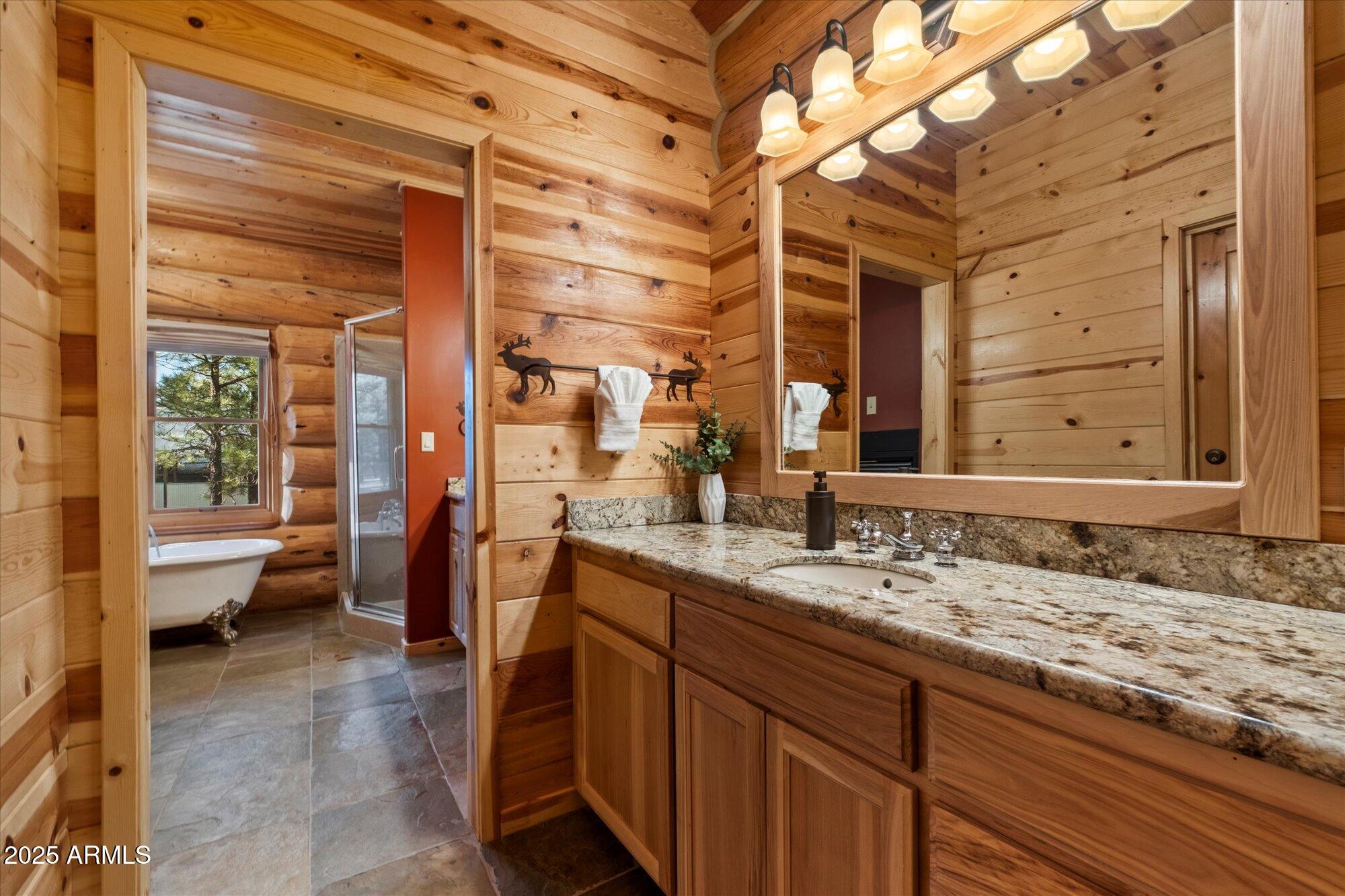 21 E COUNTY ROAD N1031 Road, 1031