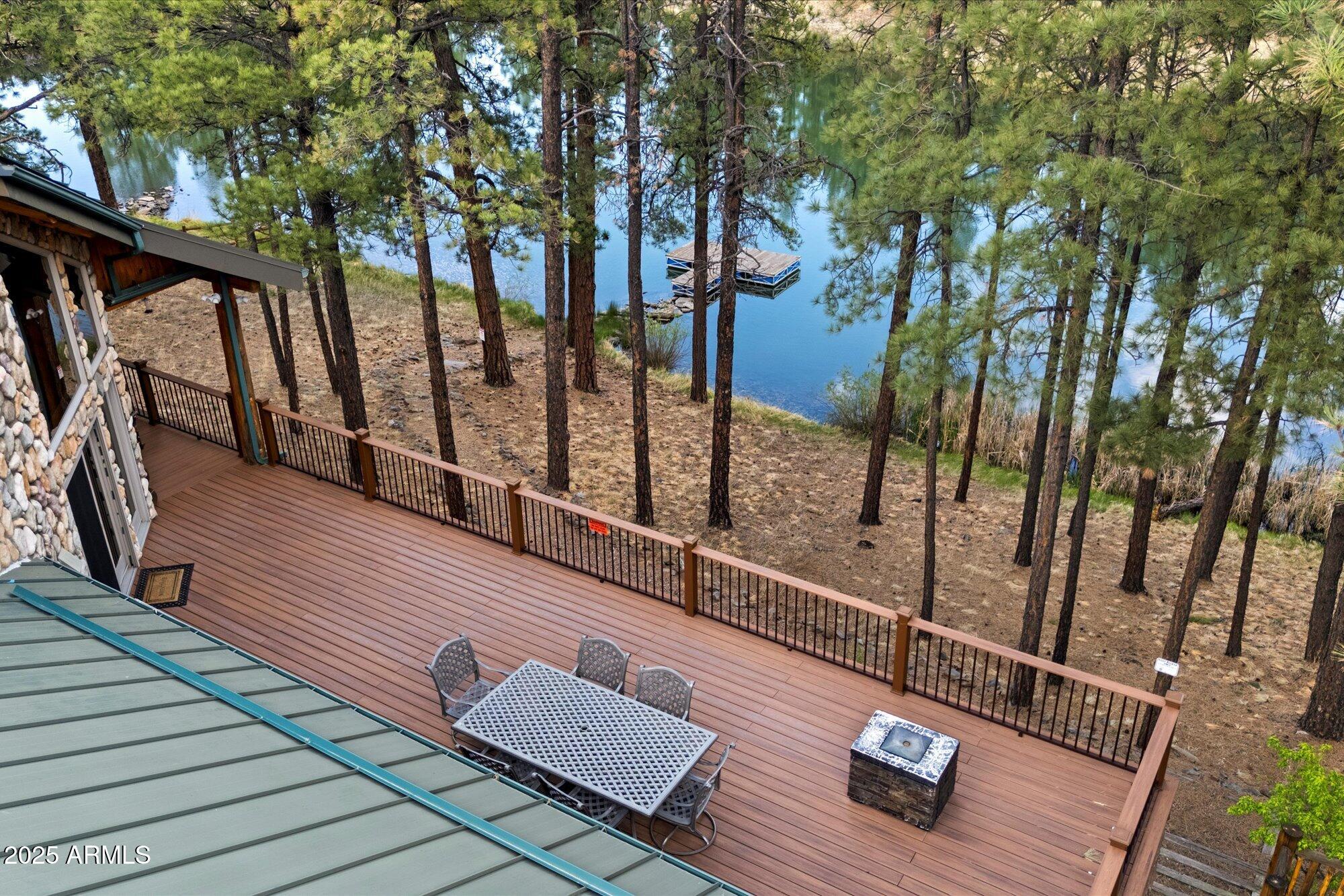 21 E COUNTY ROAD N1031 Road, 1031