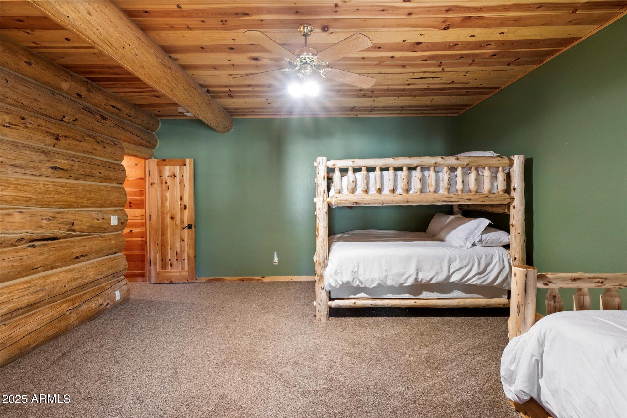 21 E COUNTY ROAD N1031 Road, 1031