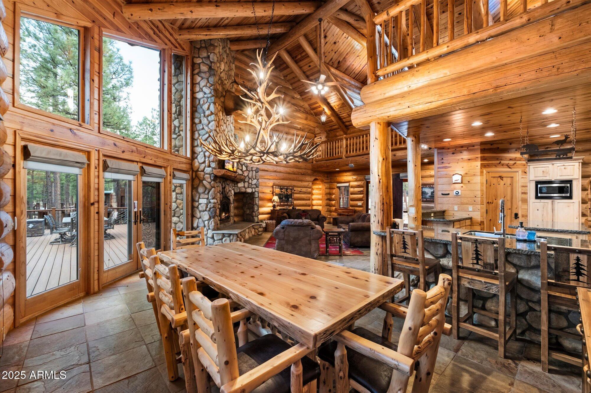 21 E COUNTY ROAD N1031 Road, 1031