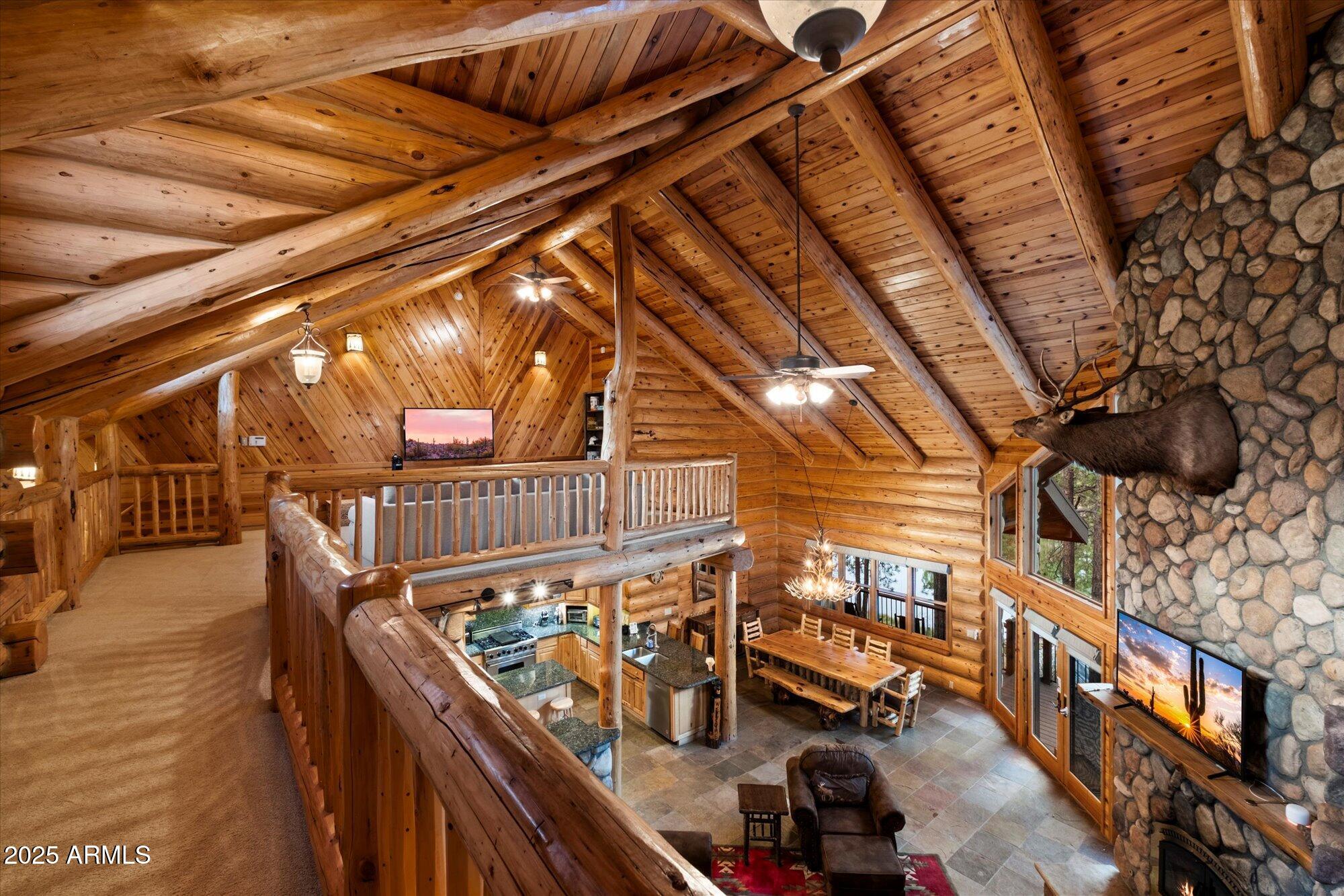 21 E COUNTY ROAD N1031 Road, 1031