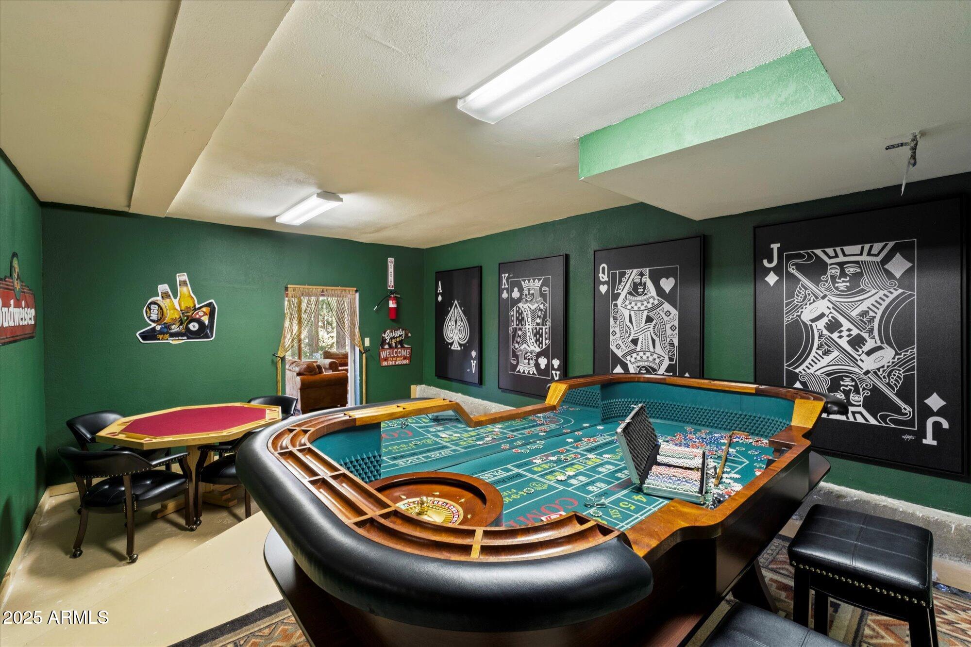 21 E COUNTY ROAD N1031 Road, 1031