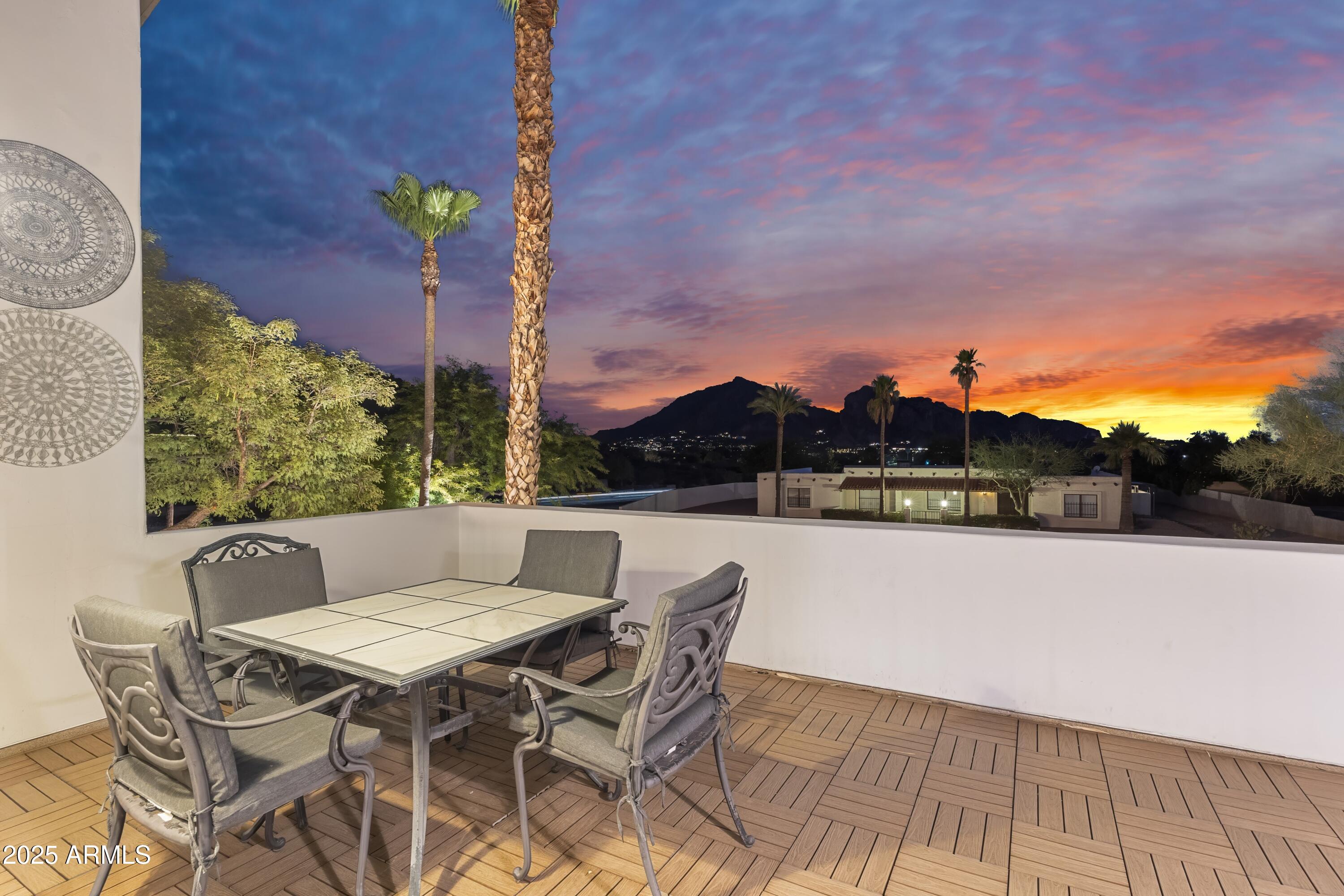 4824 E HUMMINGBIRD Lane