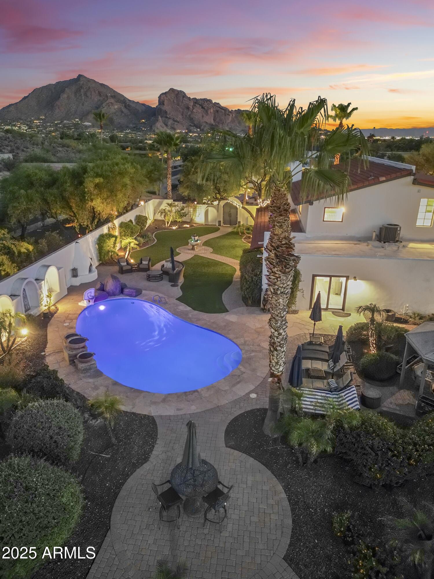 4824 E HUMMINGBIRD Lane