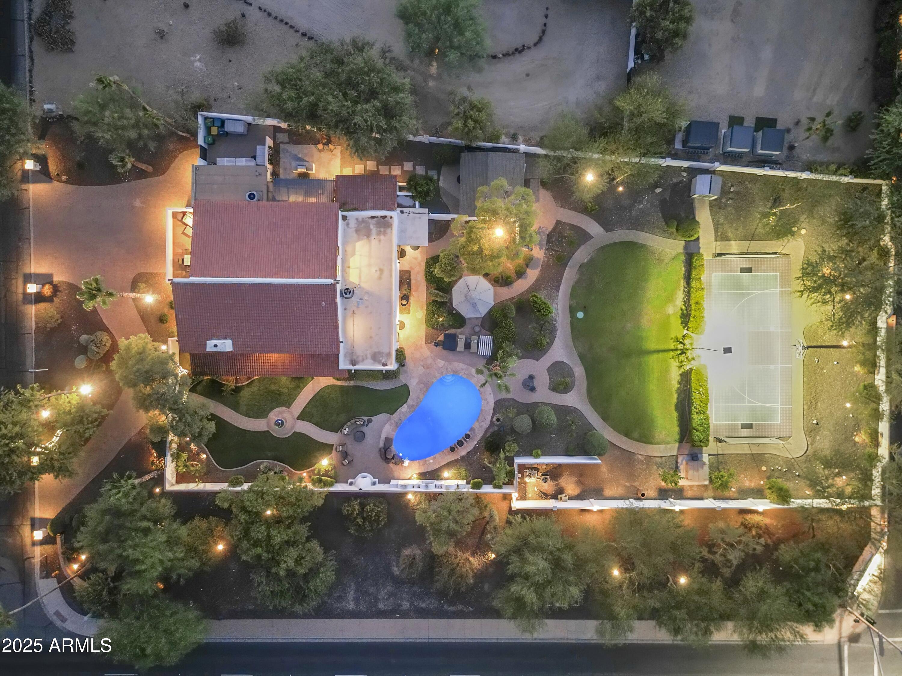 4824 E HUMMINGBIRD Lane