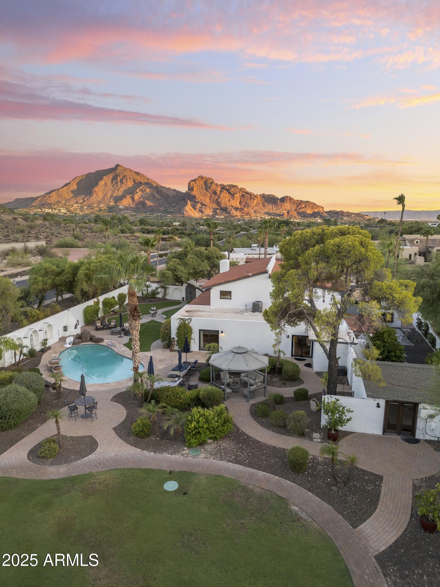 4824 E HUMMINGBIRD Lane