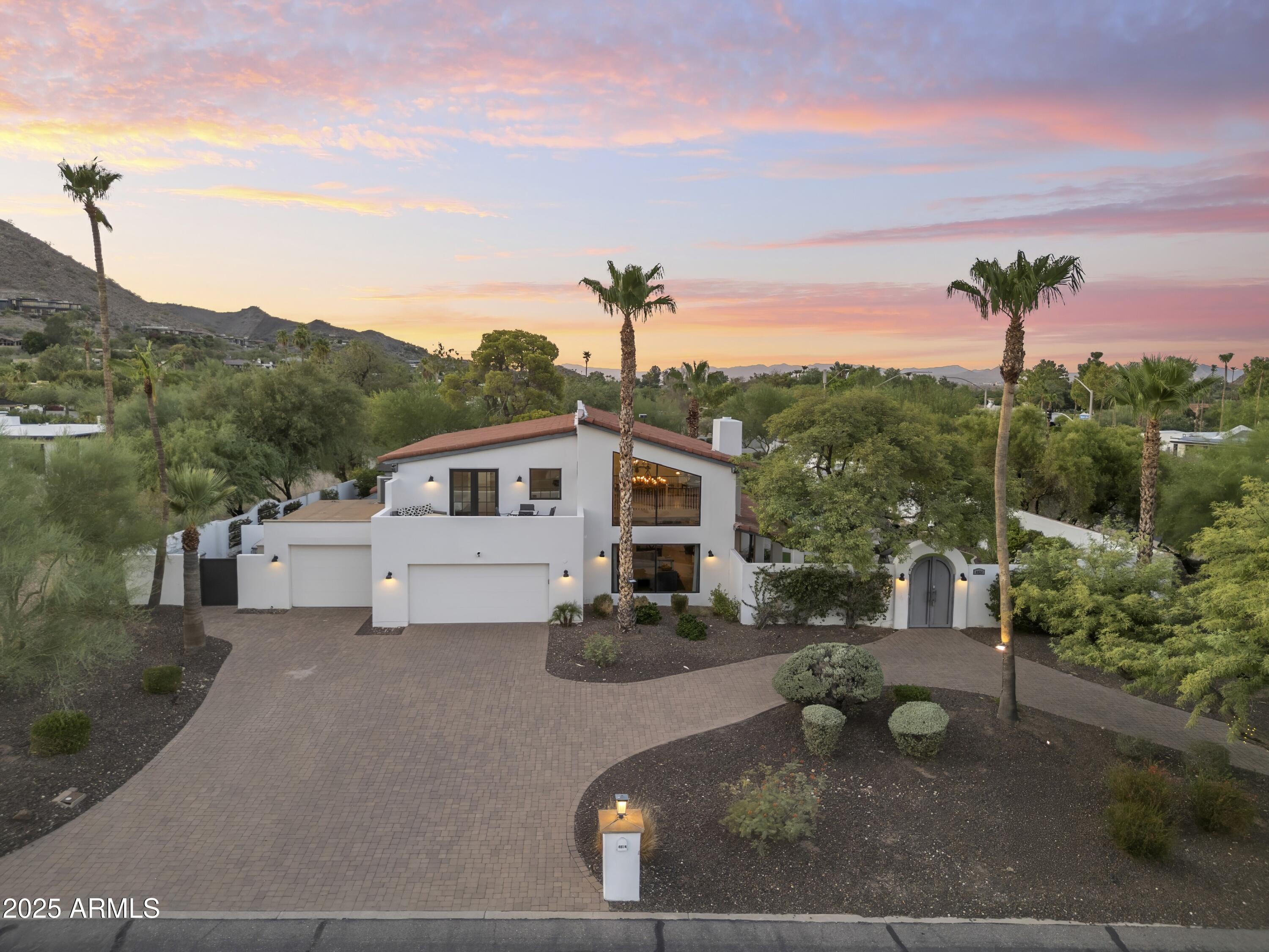 4824 E HUMMINGBIRD Lane