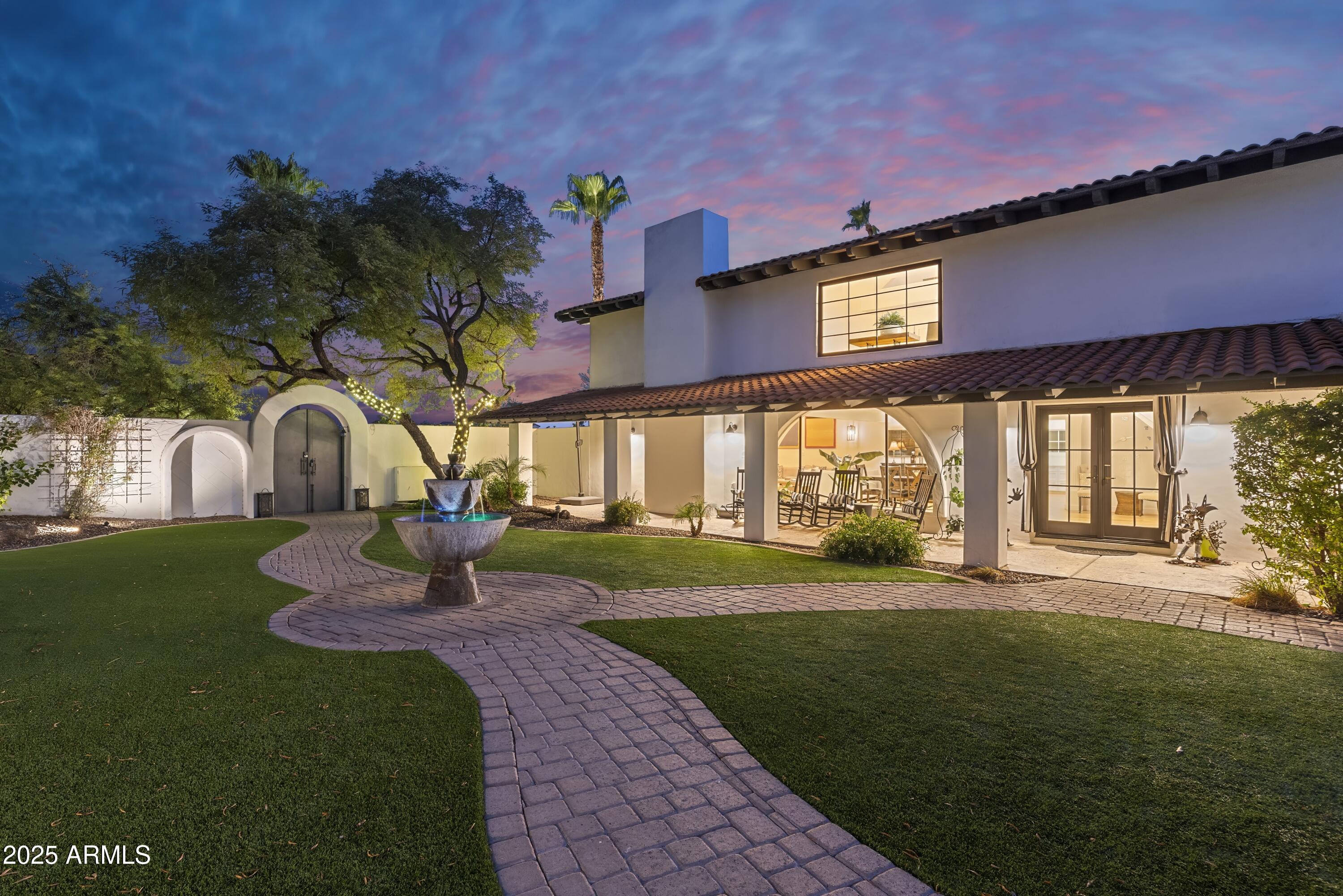 4824 E HUMMINGBIRD Lane