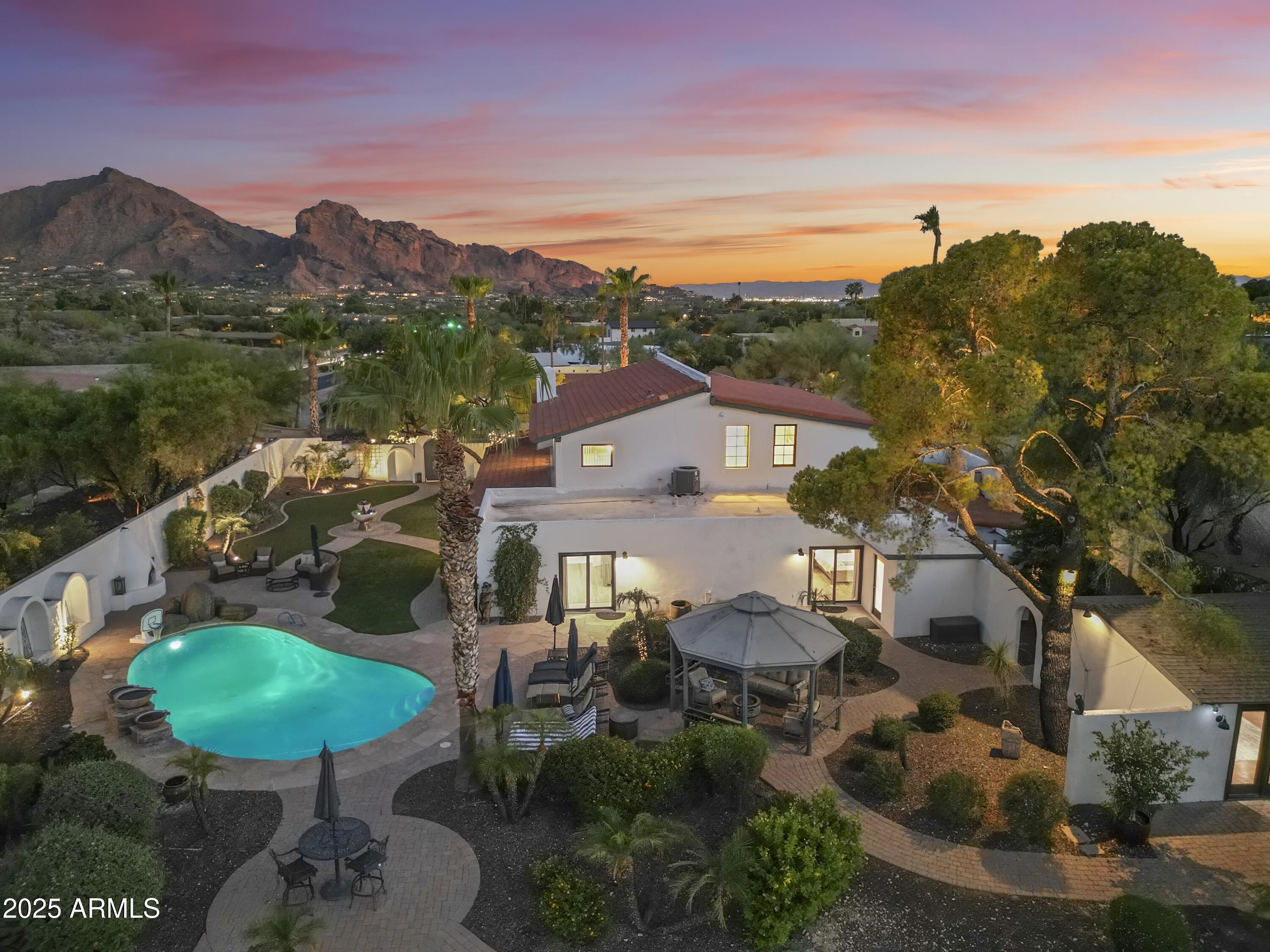4824 E HUMMINGBIRD Lane