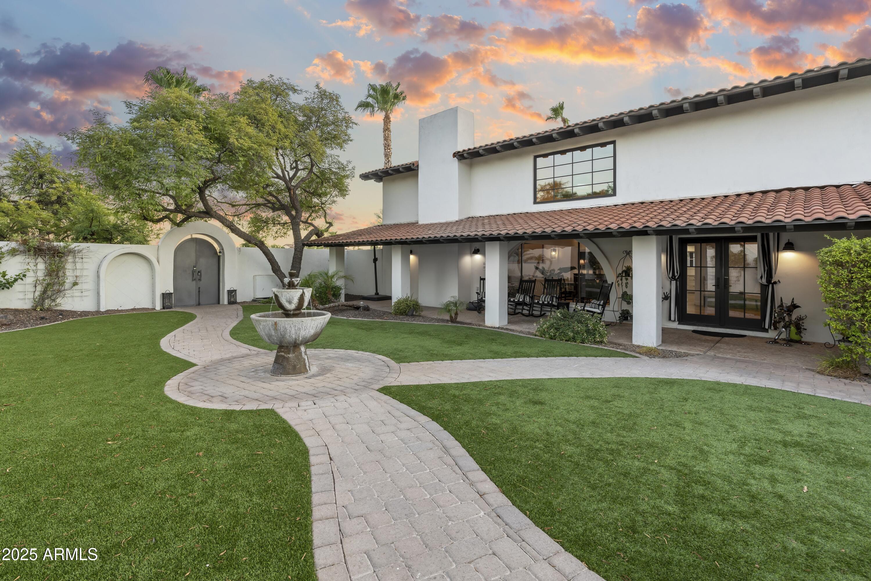 4824 E HUMMINGBIRD Lane
