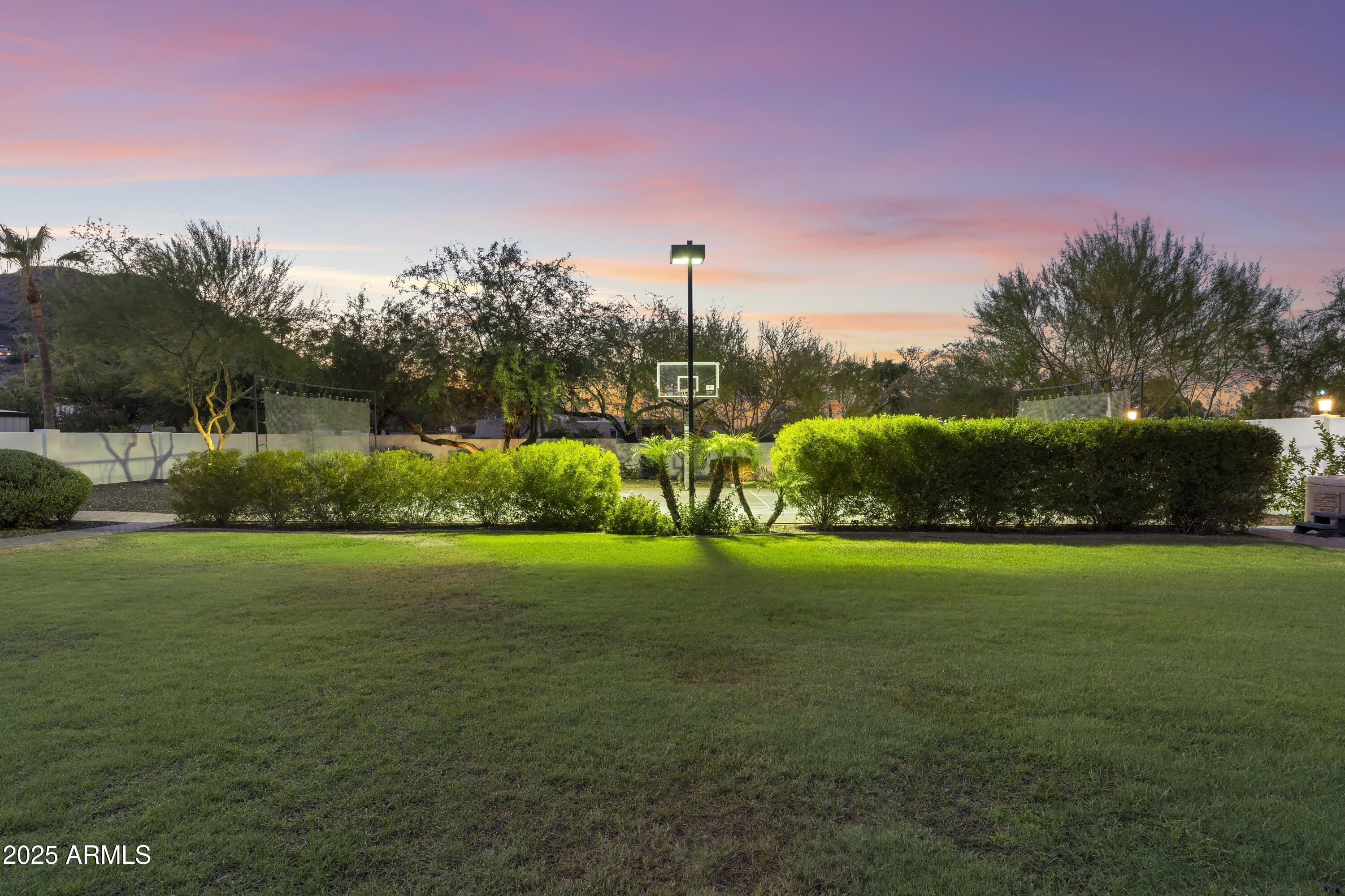 4824 E HUMMINGBIRD Lane