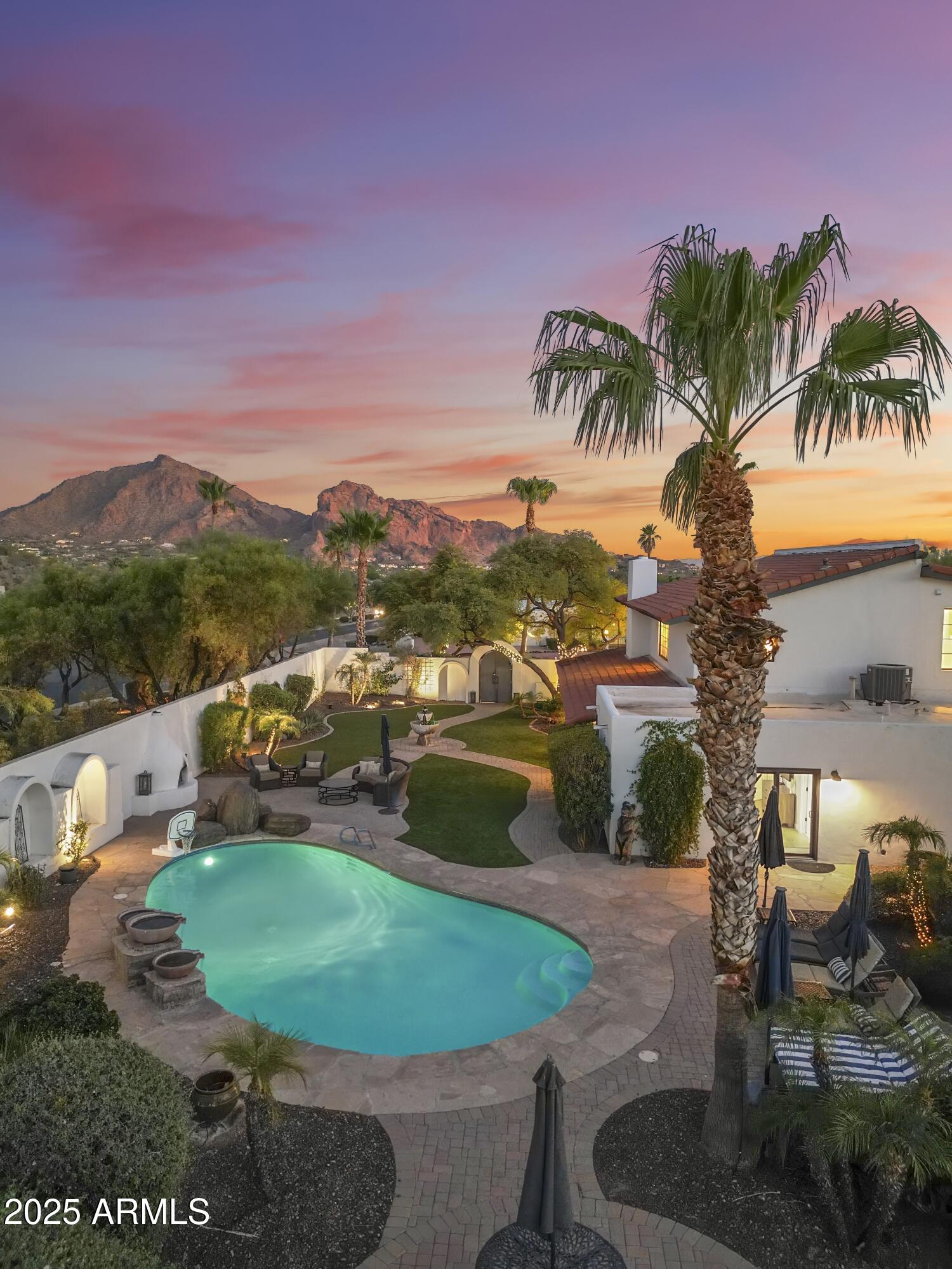 4824 E HUMMINGBIRD Lane