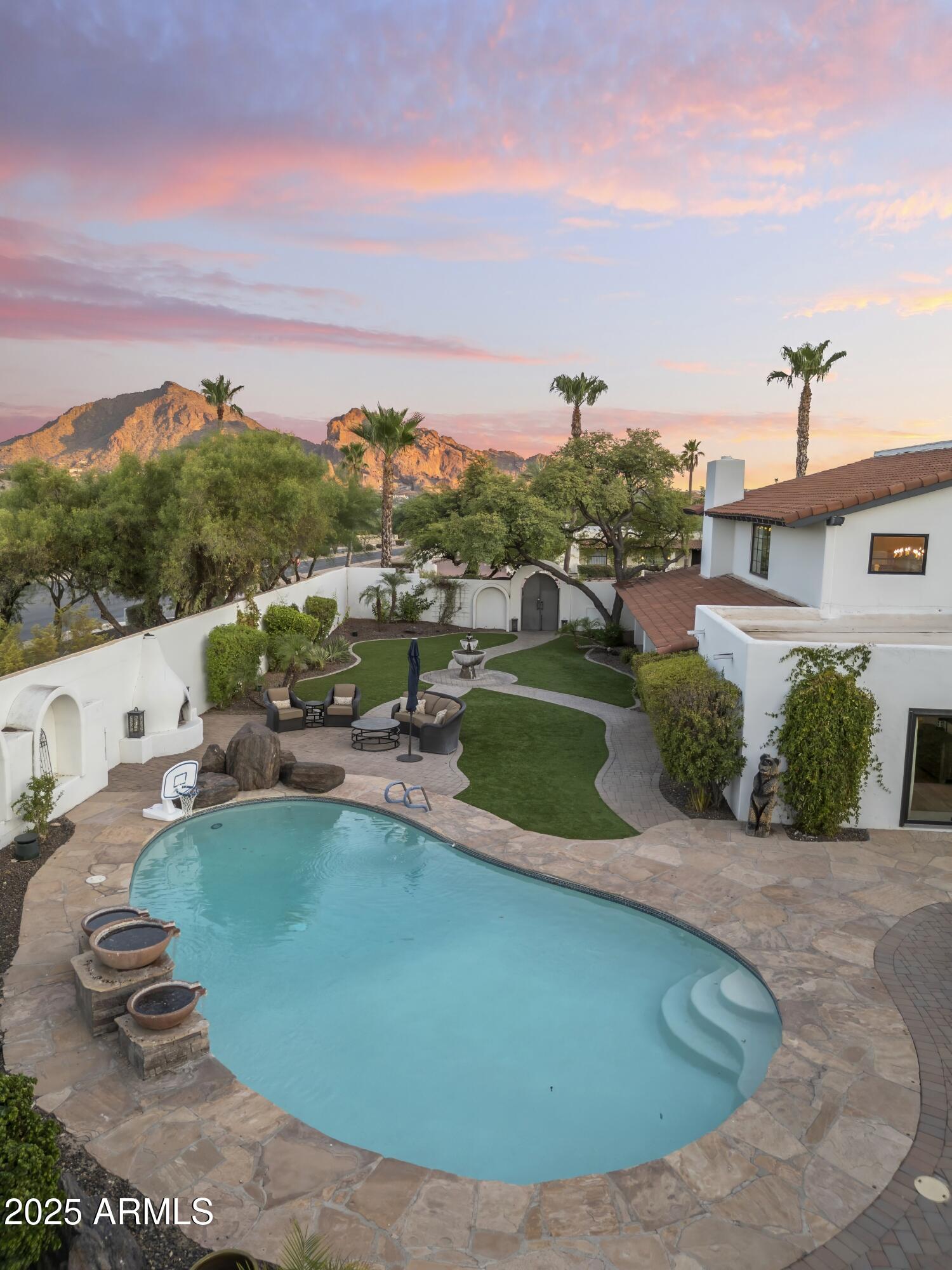 4824 E HUMMINGBIRD Lane
