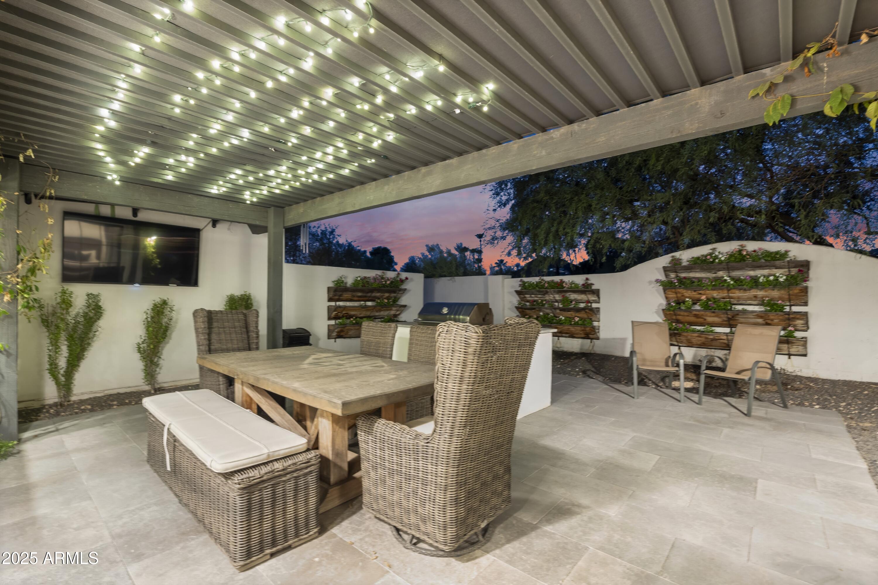 4824 E HUMMINGBIRD Lane