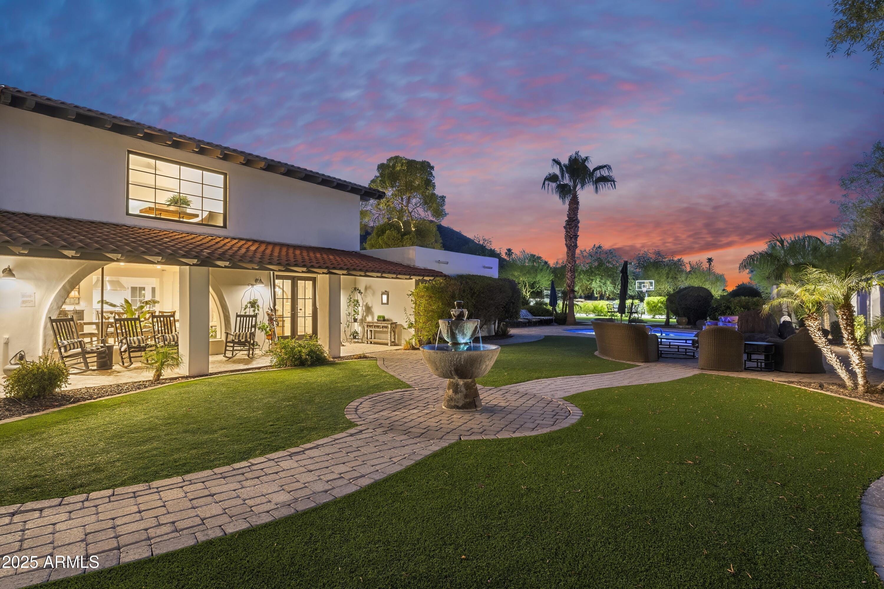 4824 E HUMMINGBIRD Lane