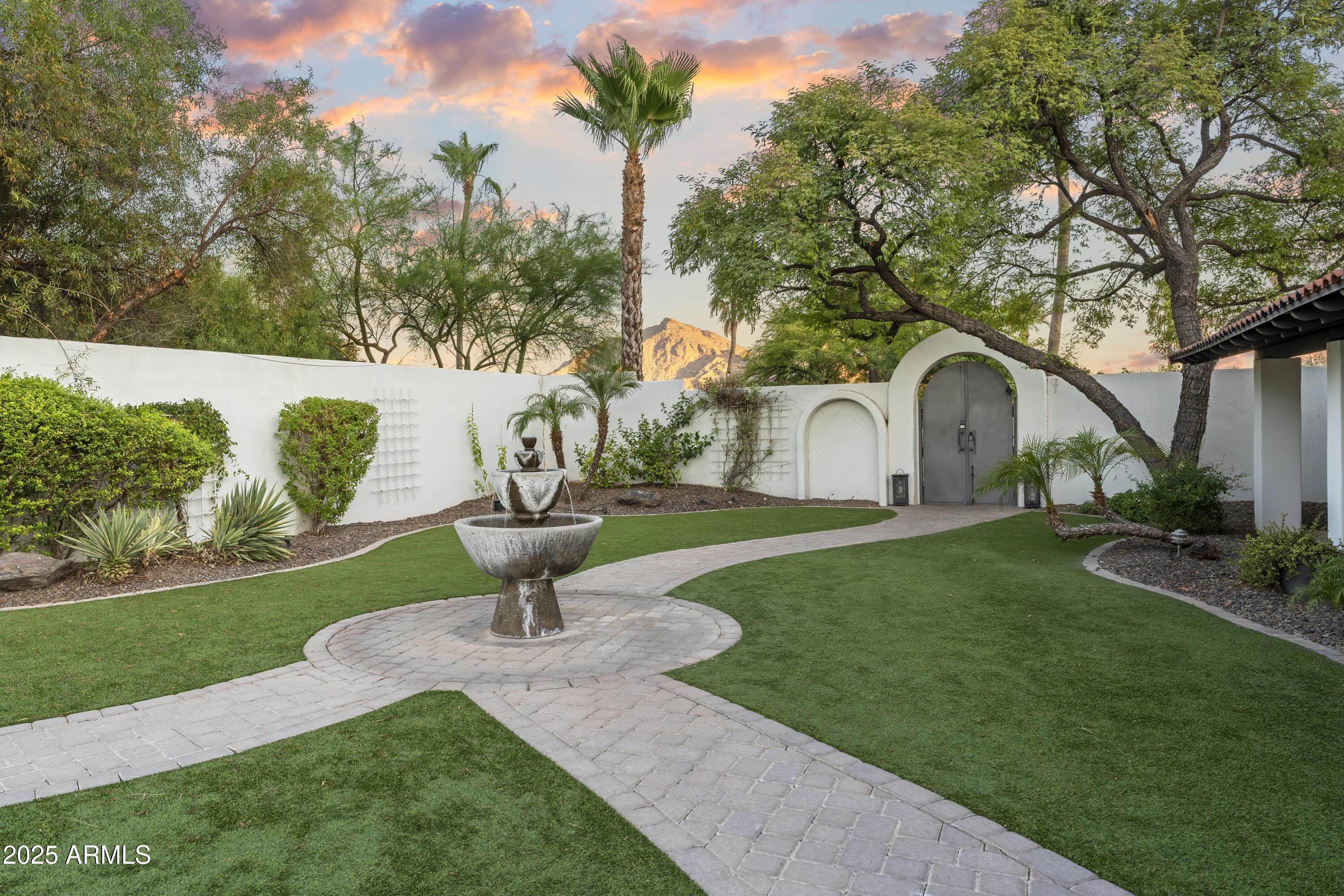 4824 E HUMMINGBIRD Lane