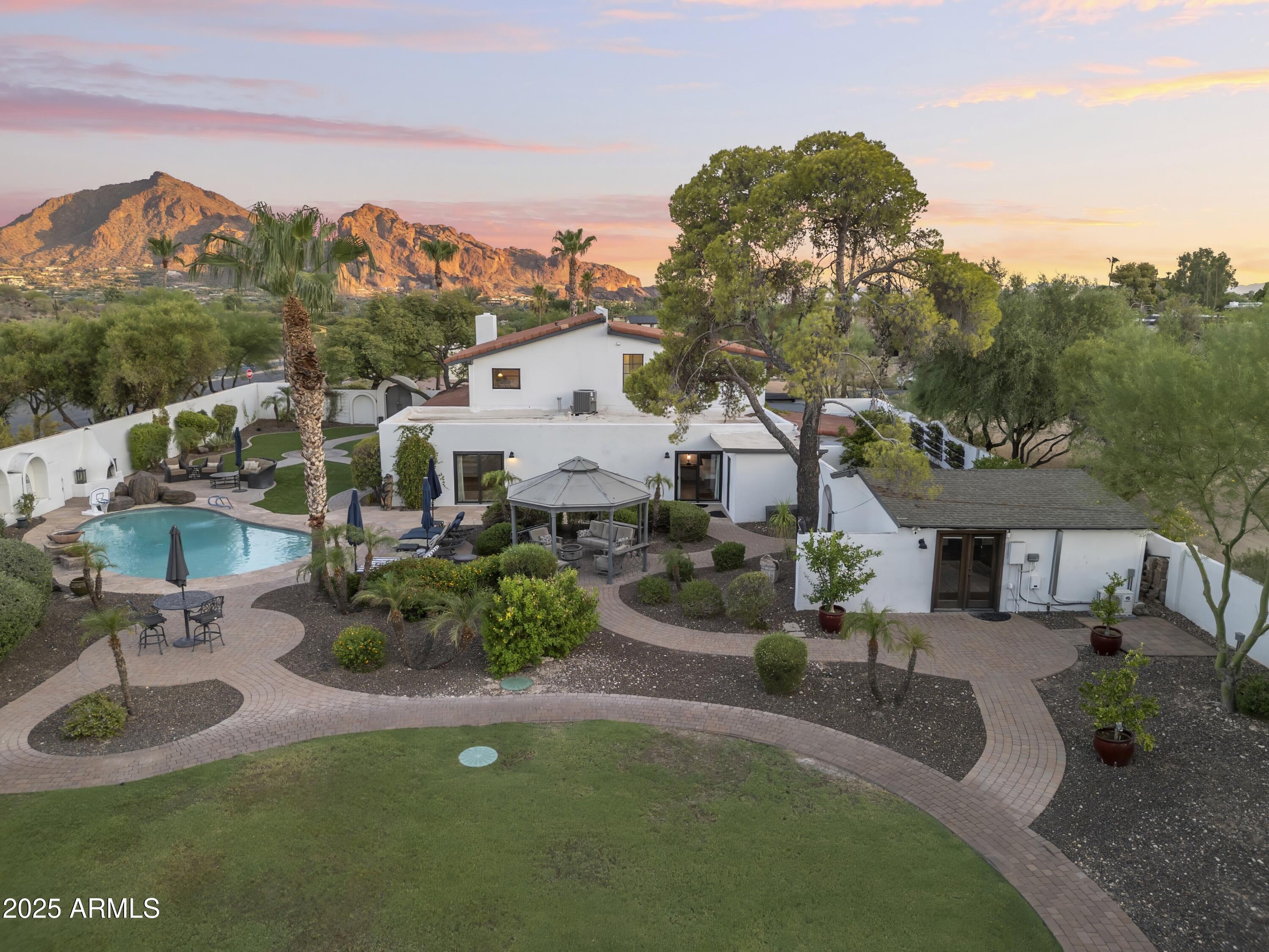 4824 E HUMMINGBIRD Lane