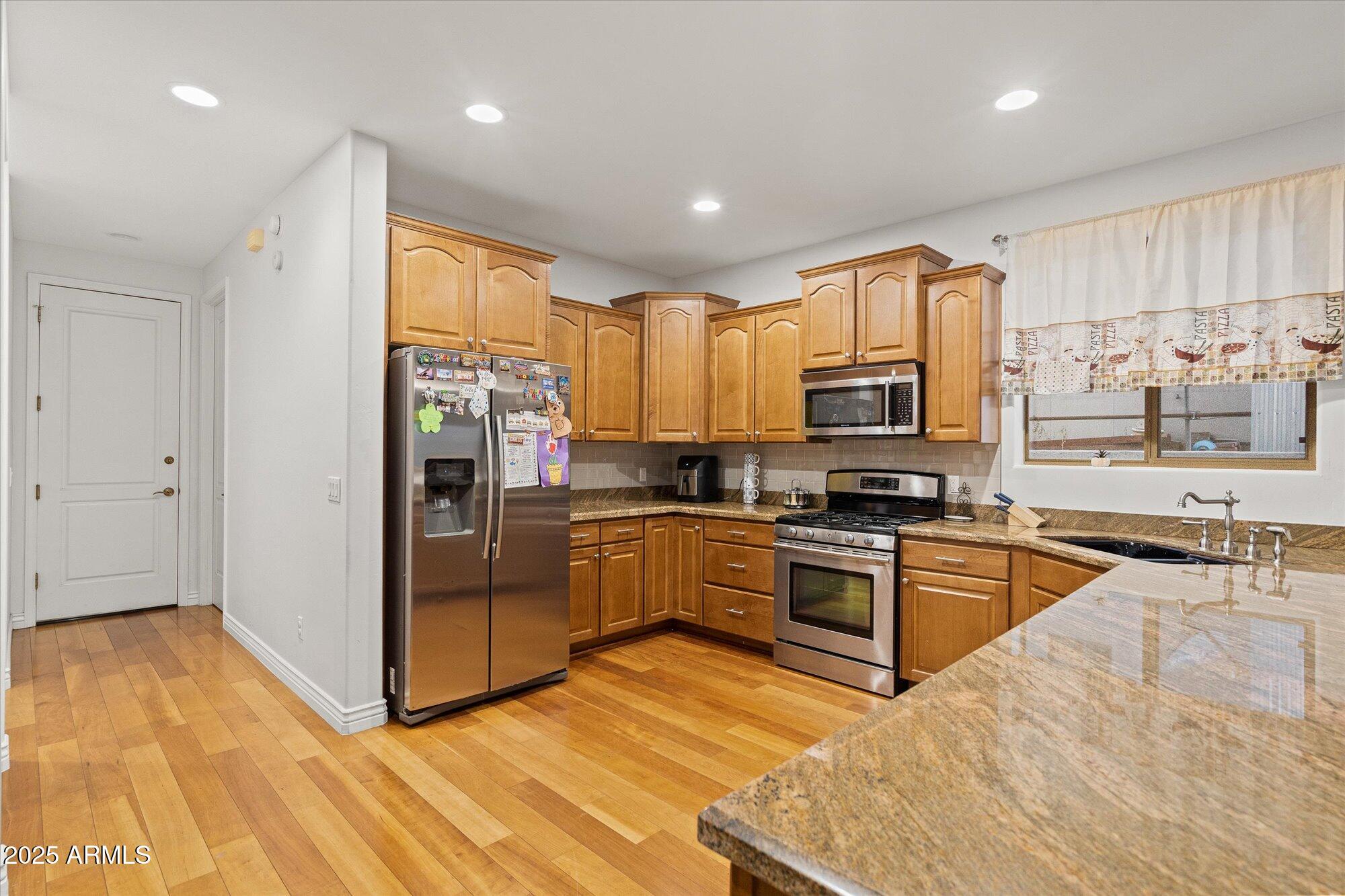 13 E Foothill