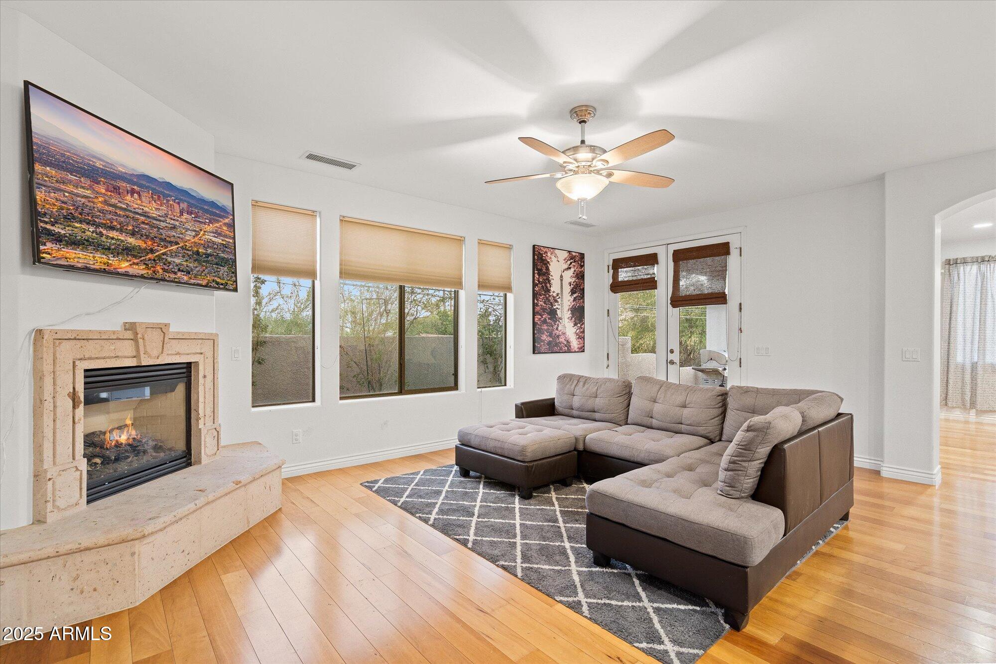 13 E Foothill