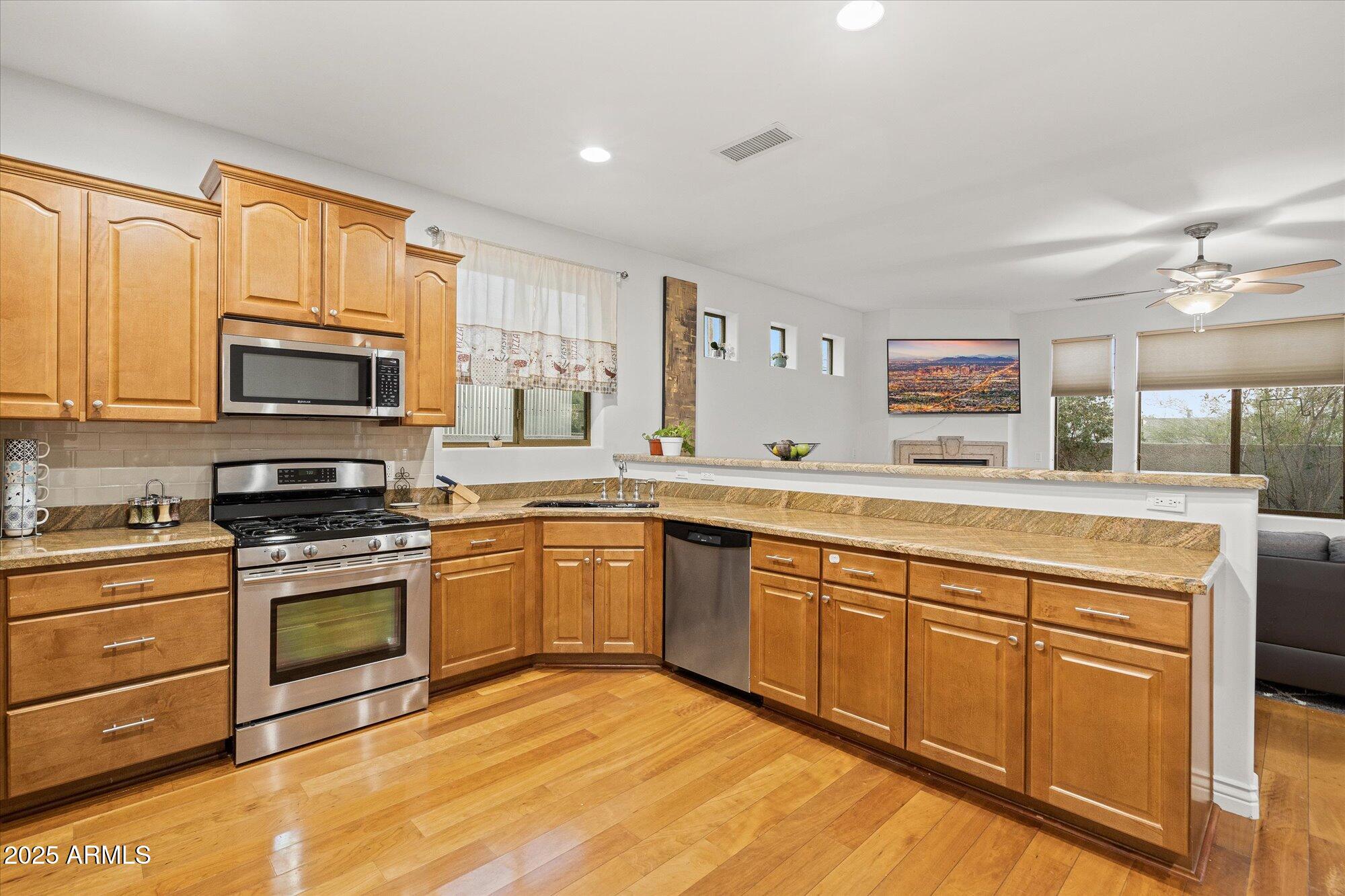 13 E Foothill