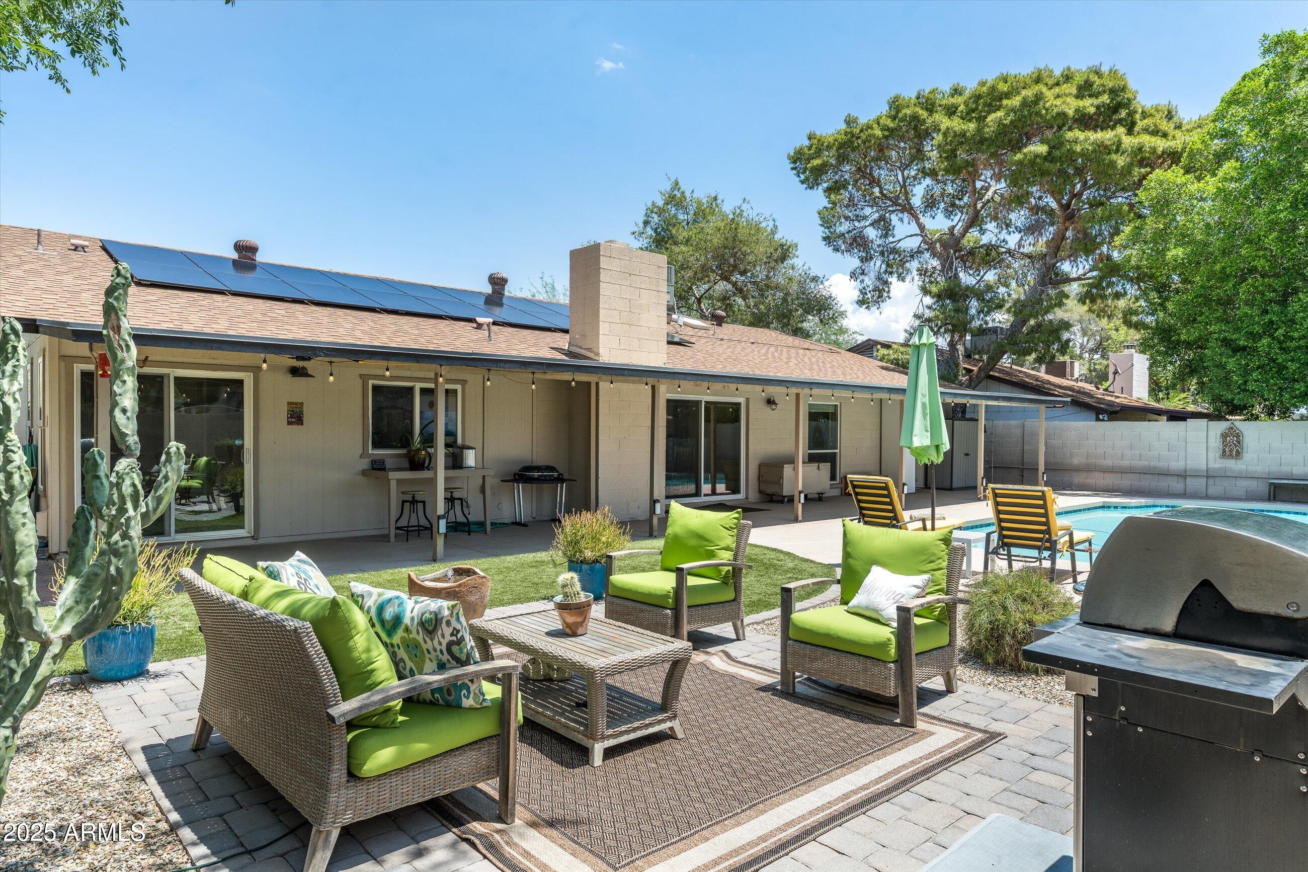 2301 E SUNNYSIDE Drive