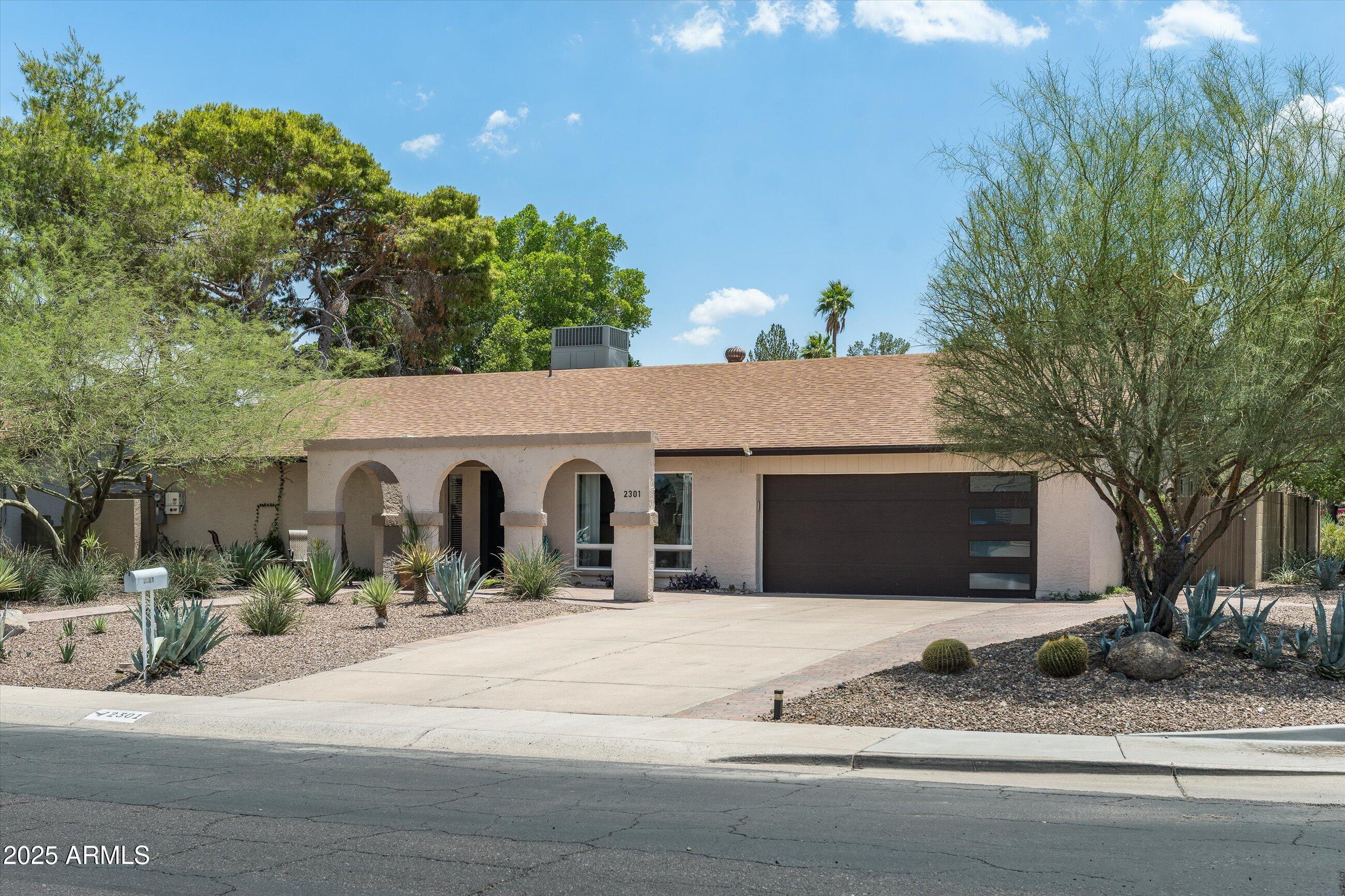 2301 E SUNNYSIDE Drive