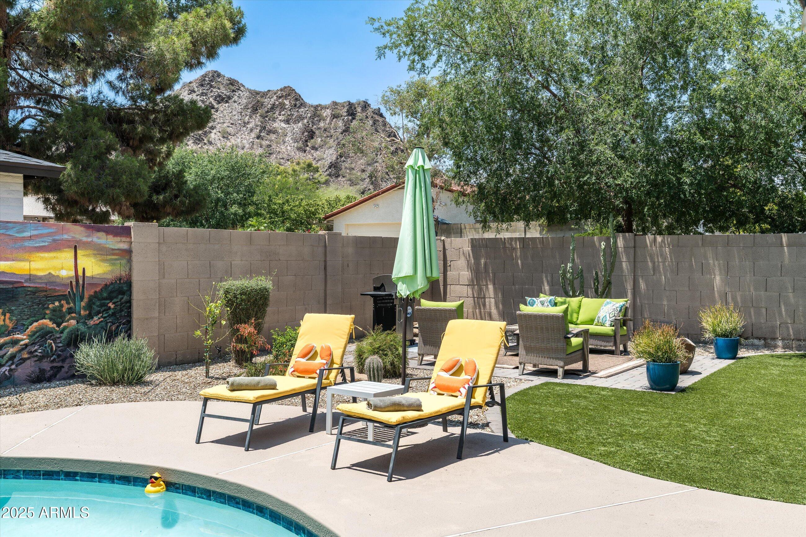 2301 E SUNNYSIDE Drive