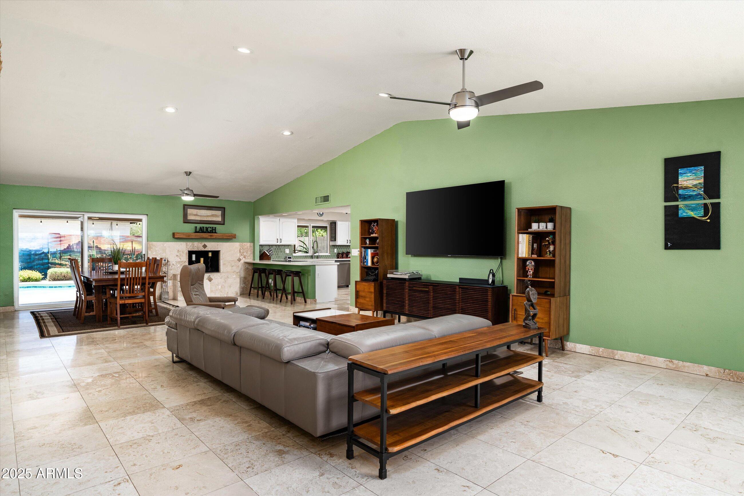 2301 E SUNNYSIDE Drive
