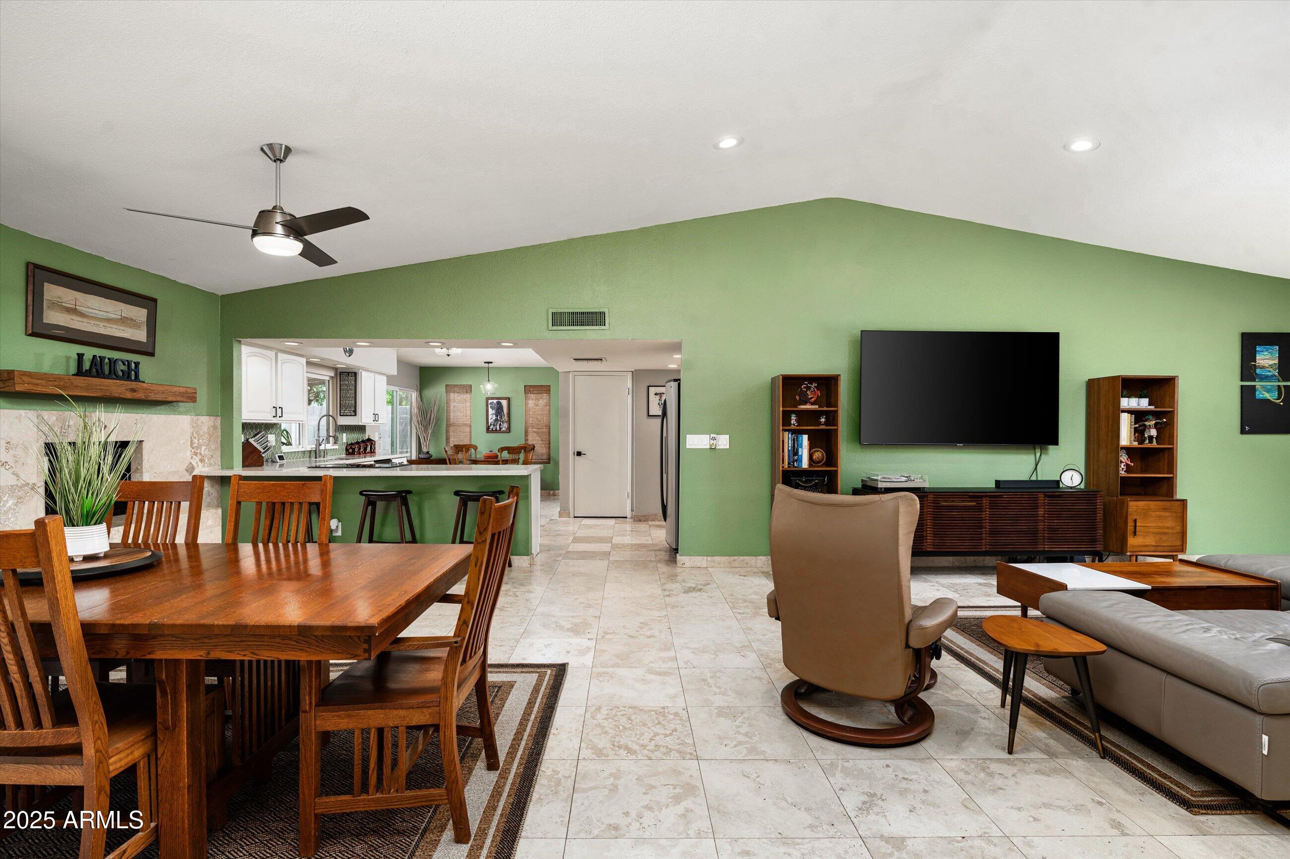 2301 E SUNNYSIDE Drive