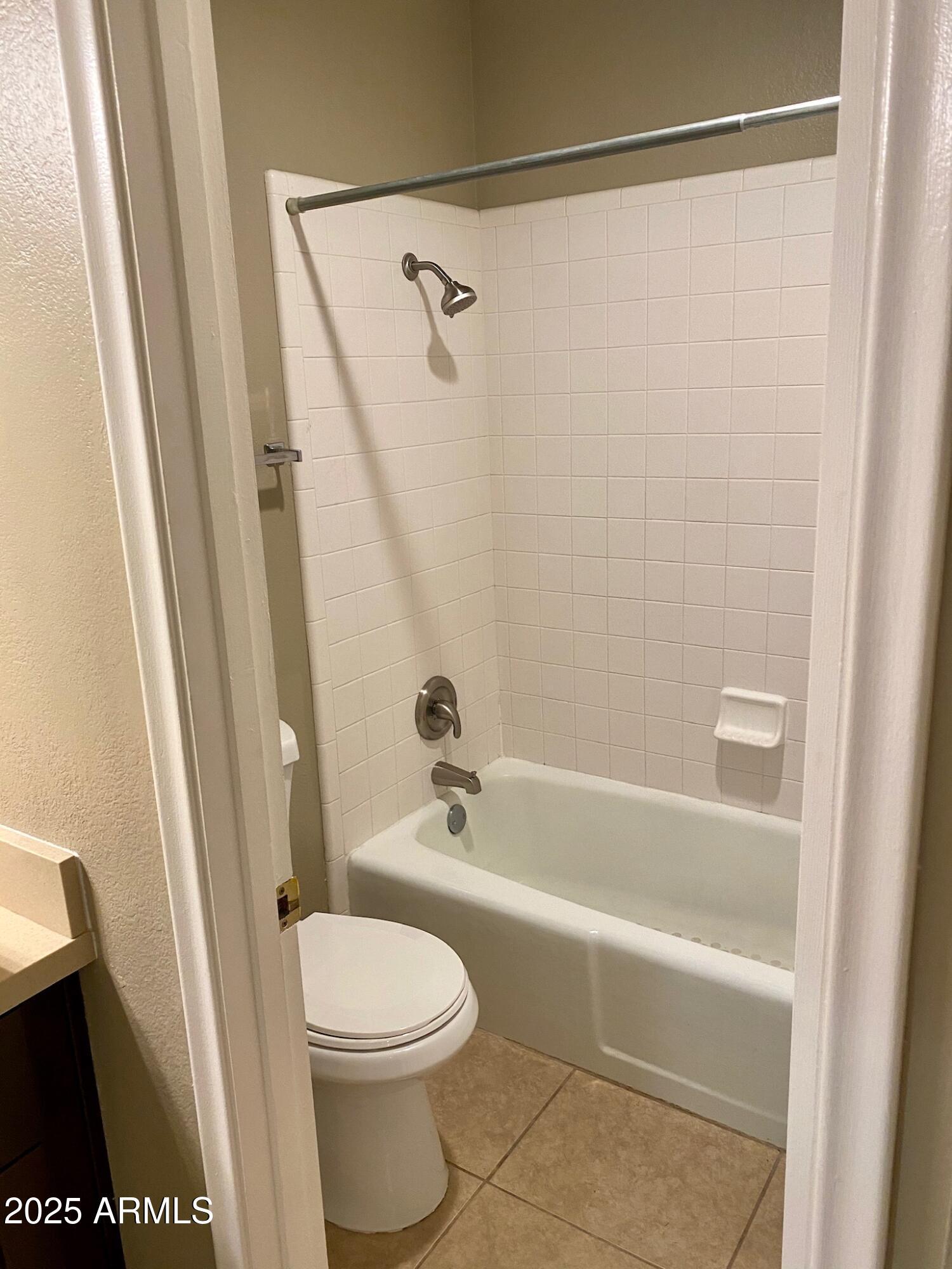 1235 W 12TH Place