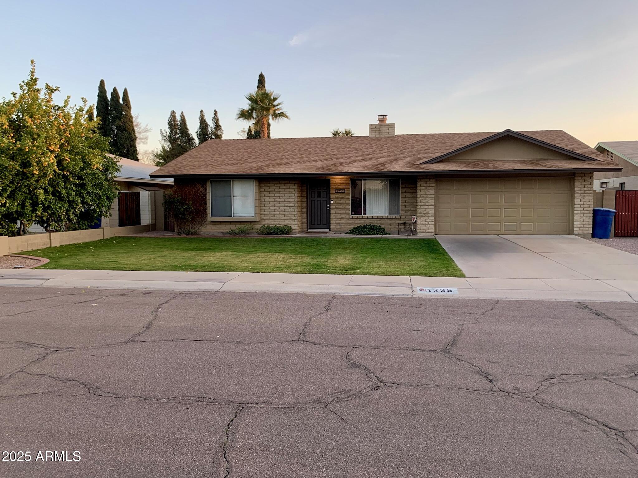 1235 W 12TH Place