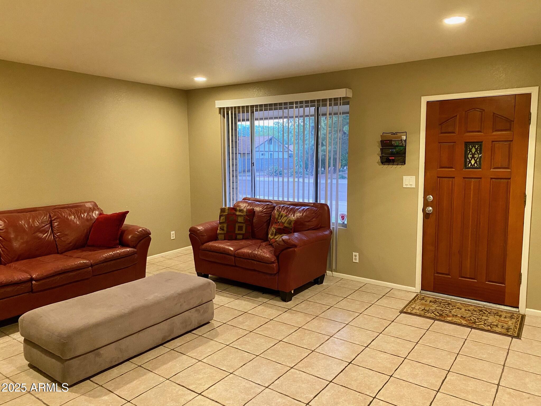 1235 W 12TH Place