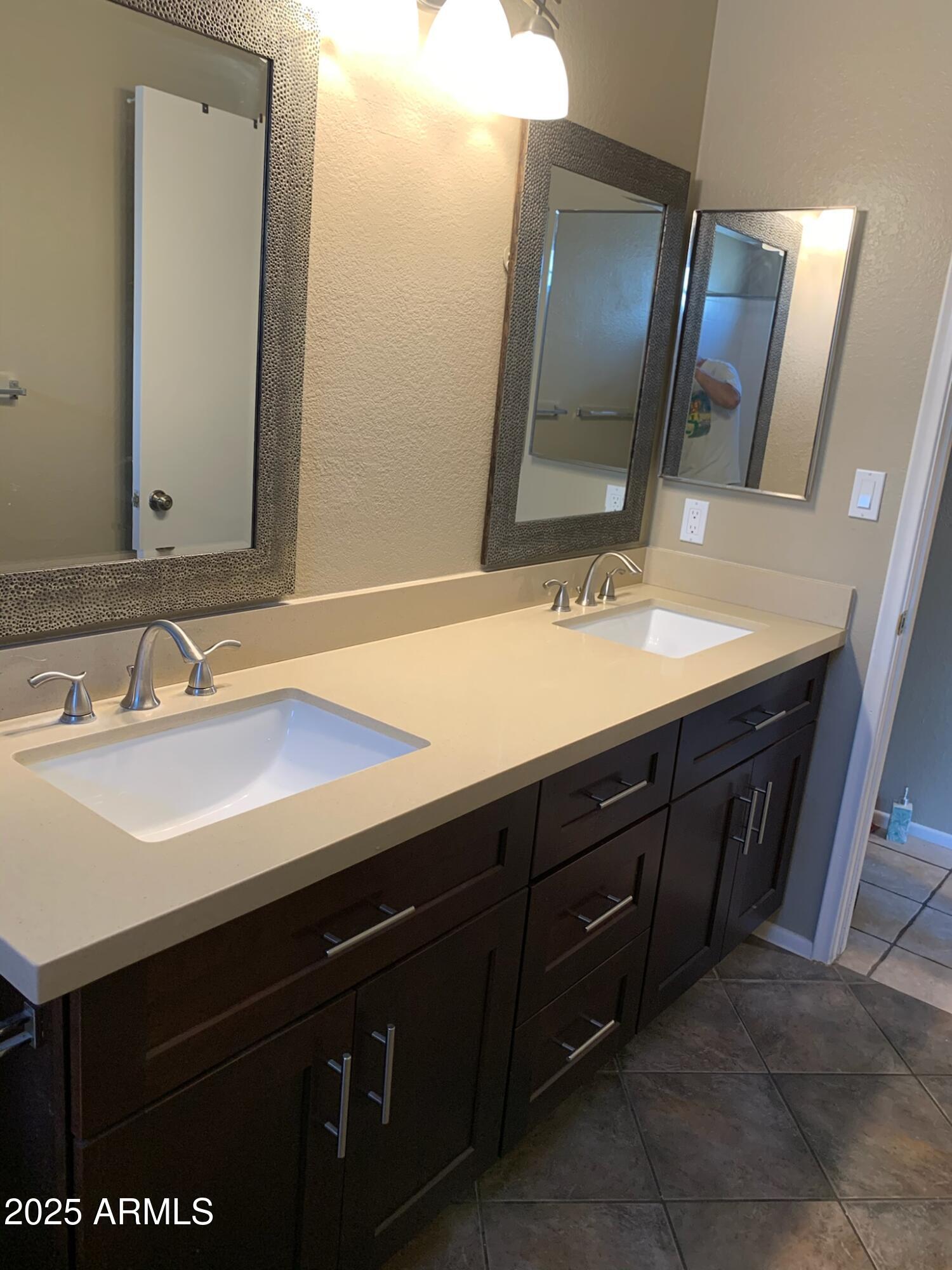 1235 W 12TH Place