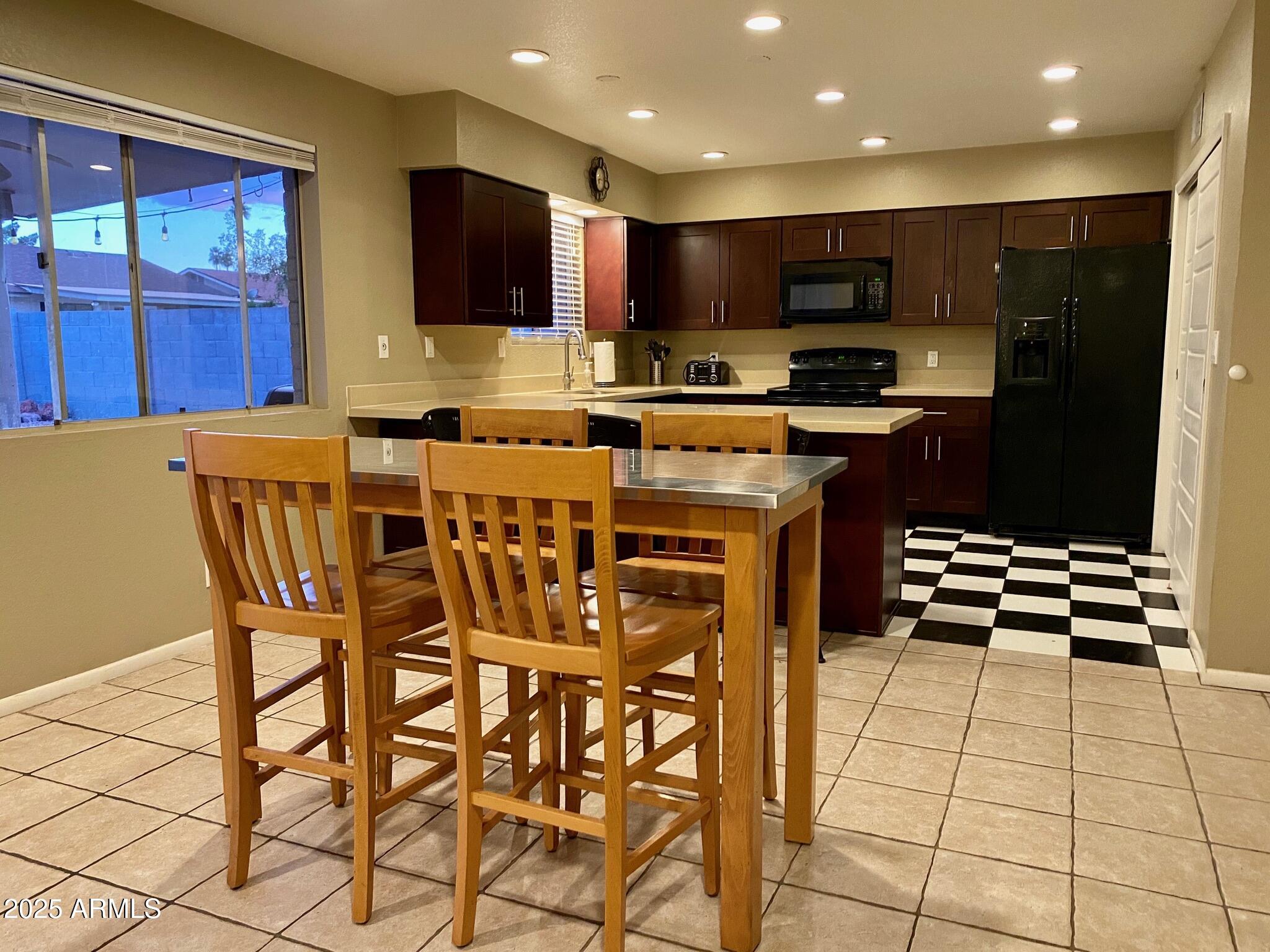1235 W 12TH Place
